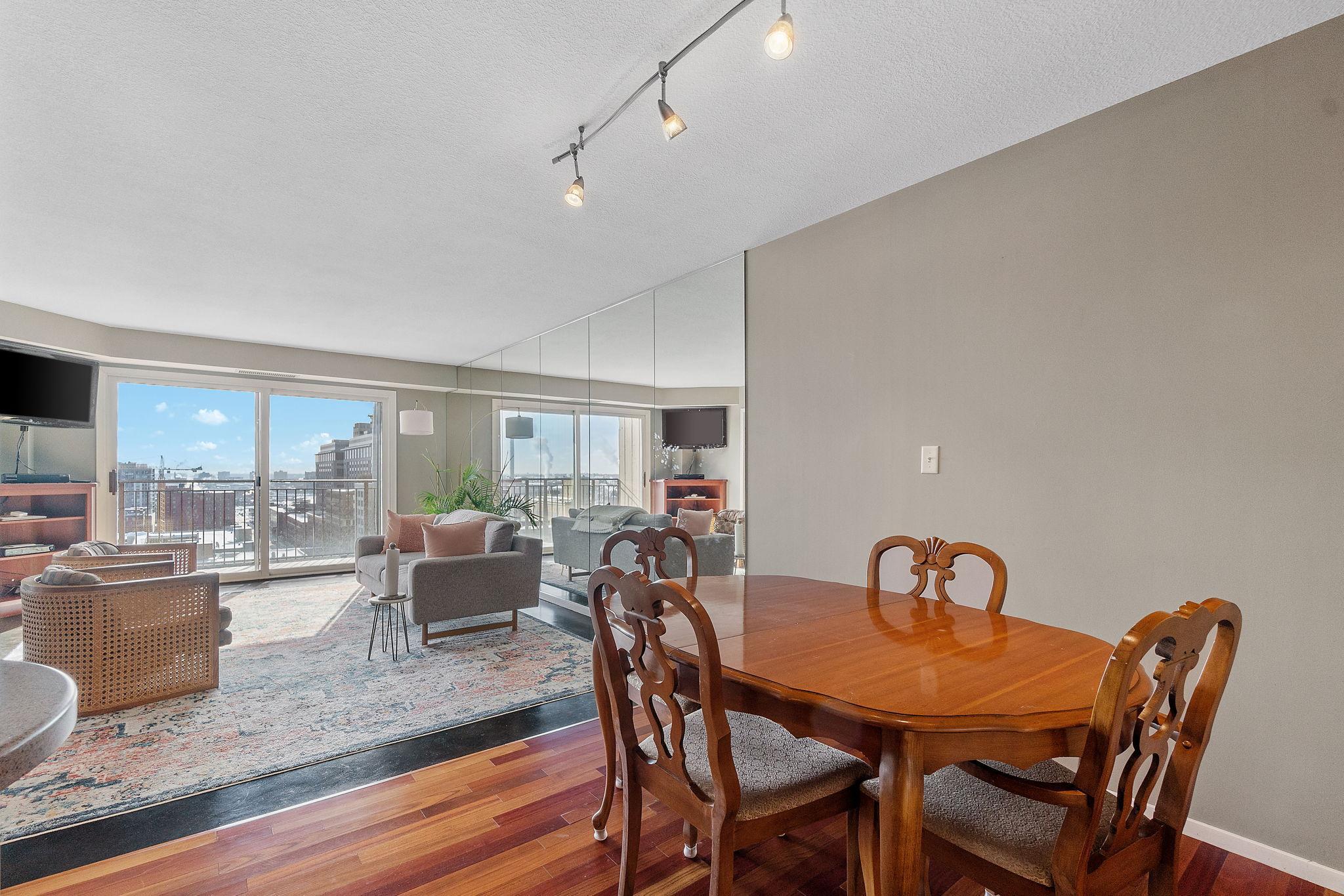 121 Washington Avenue S Unit: 1604