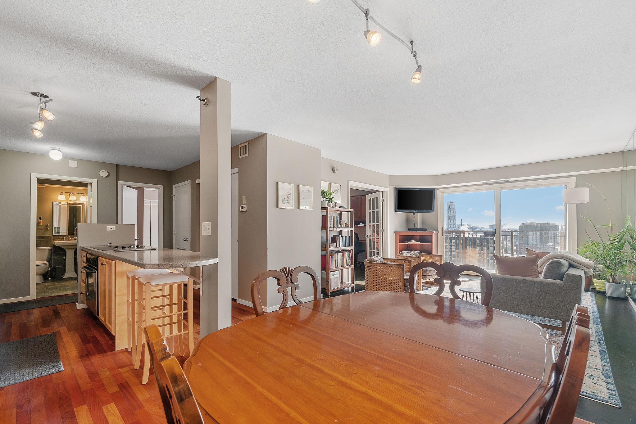121 Washington Avenue S Unit: 1604