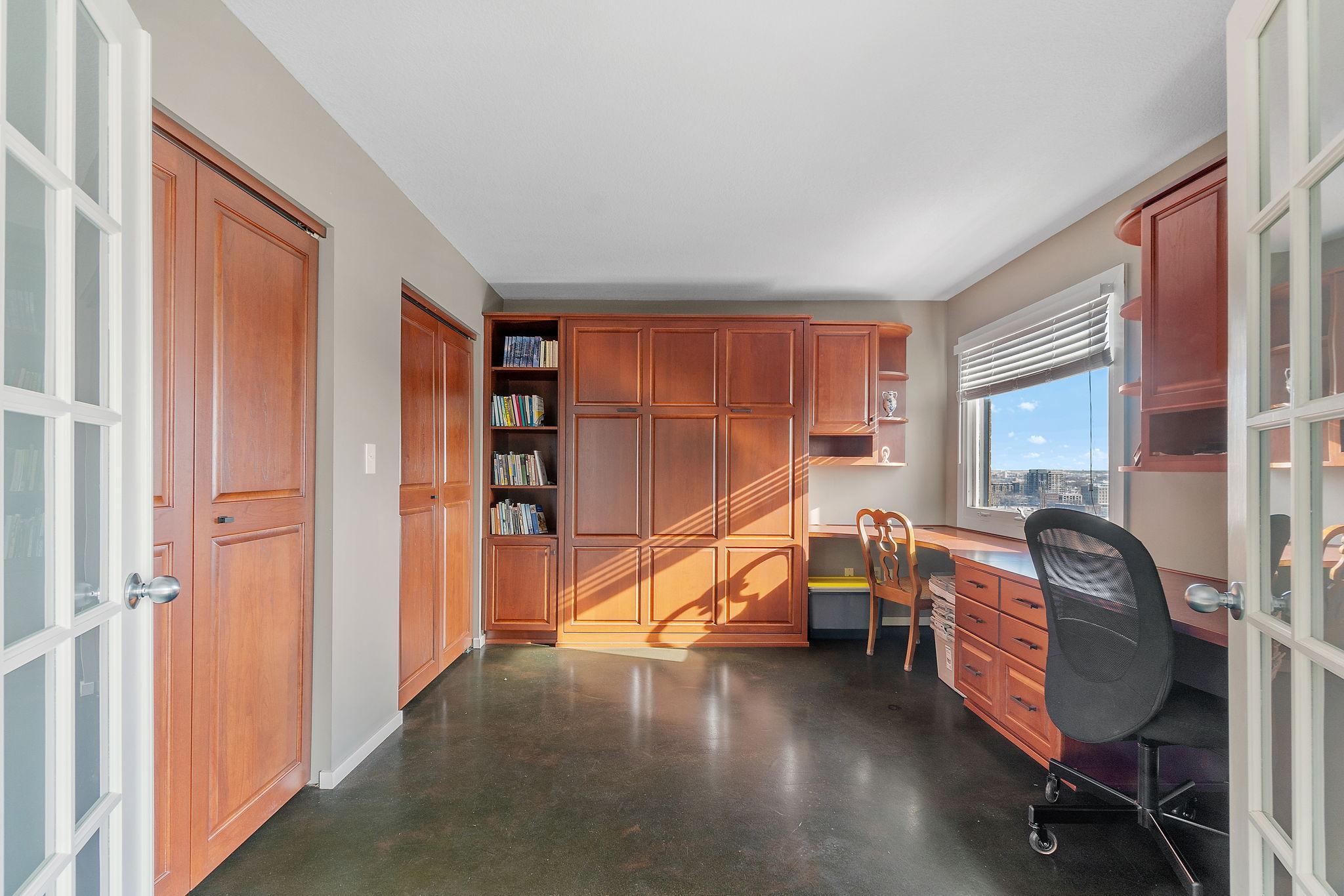 121 Washington Avenue S Unit: 1604