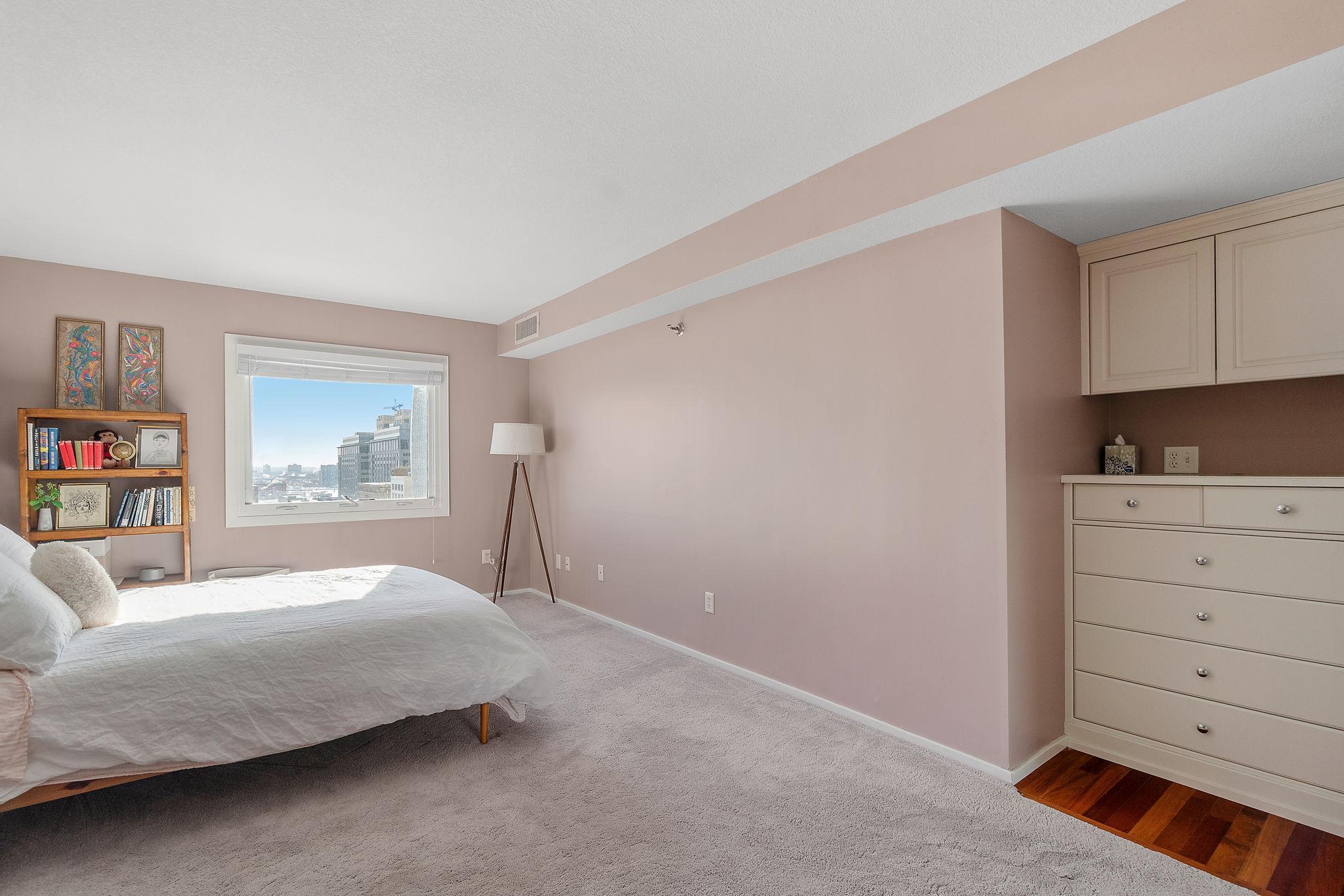 121 Washington Avenue S Unit: 1604