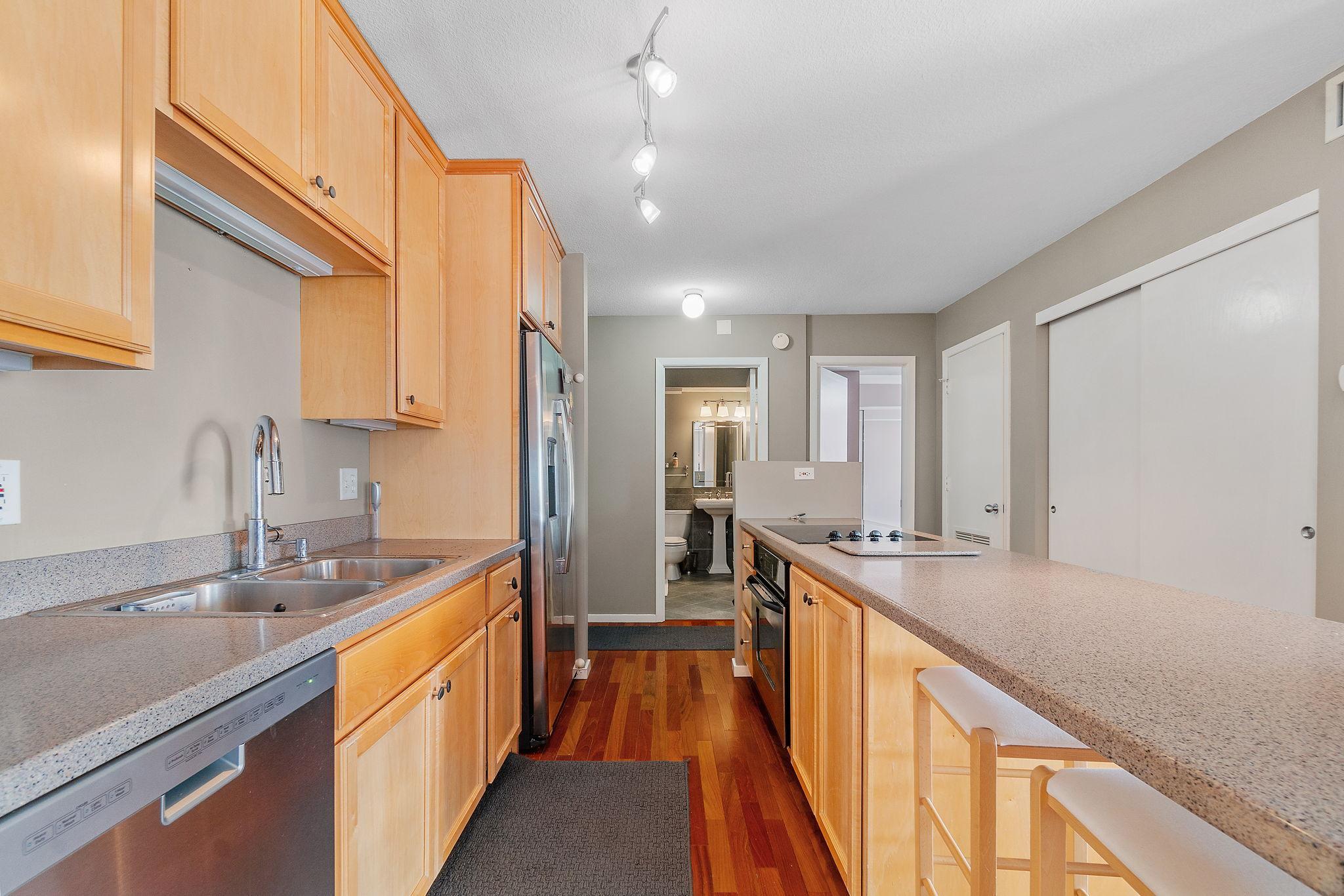 121 Washington Avenue S Unit: 1604