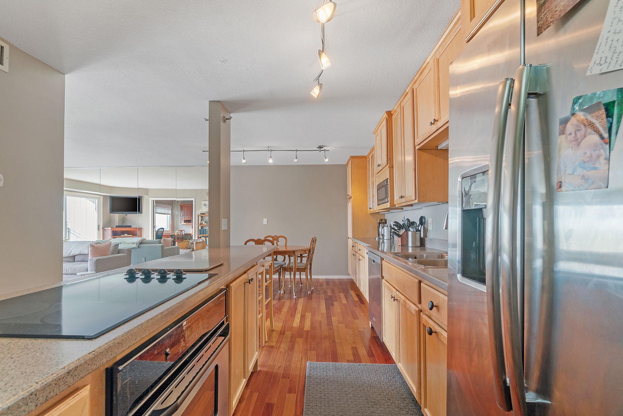 121 Washington Avenue S Unit: 1604