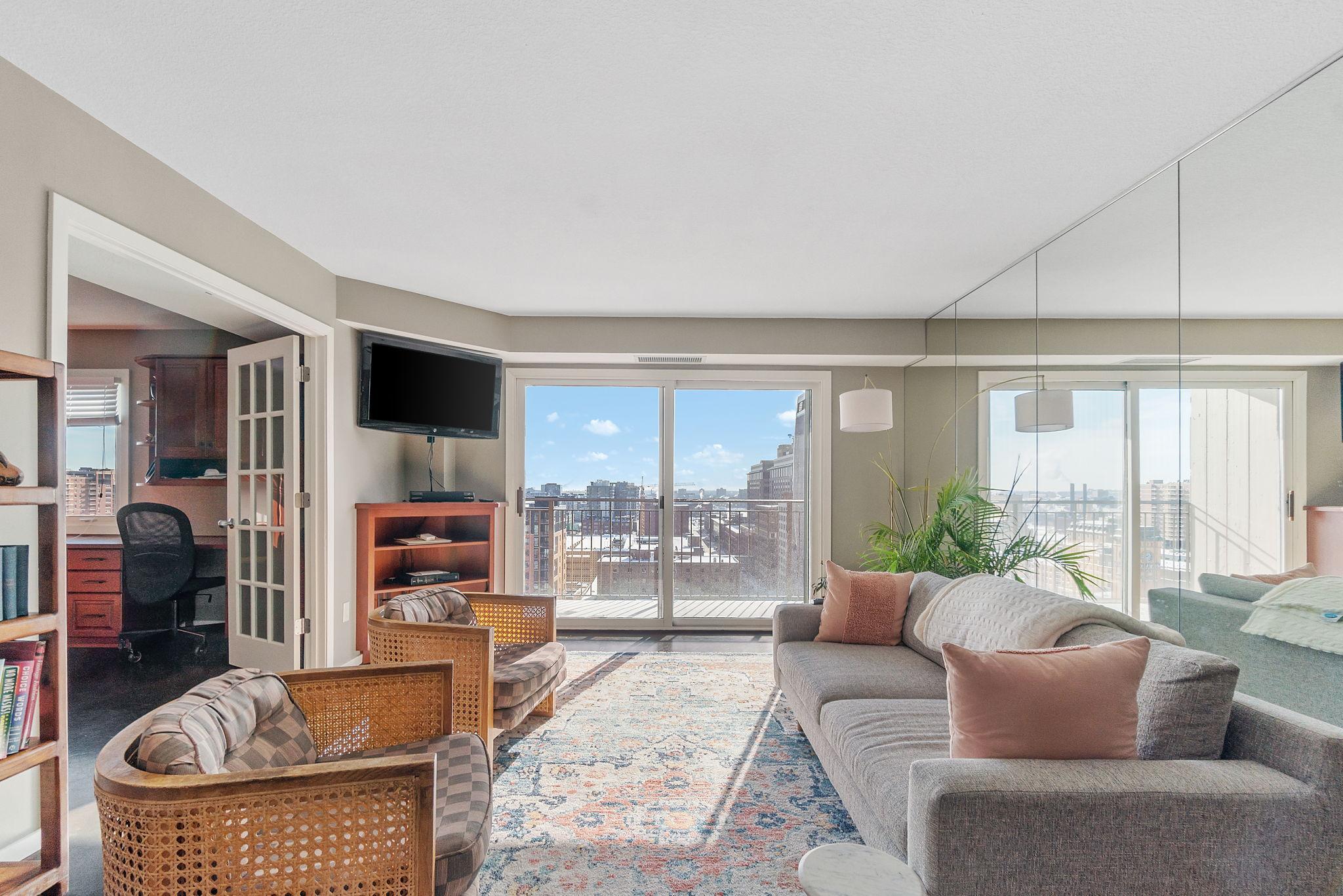 121 Washington Avenue S Unit: 1604