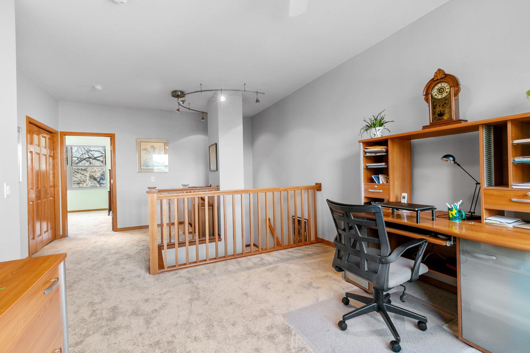 221 1st Avenue NE Unit: 32