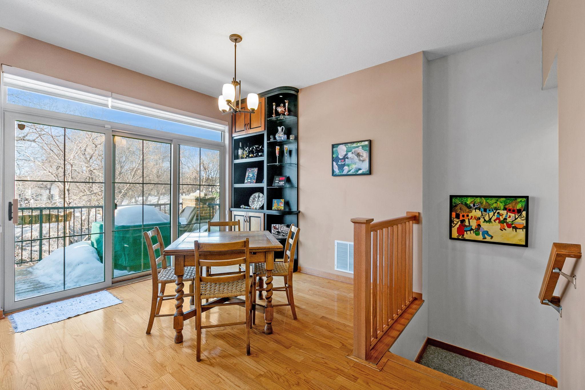 221 1st Avenue NE Unit: 32