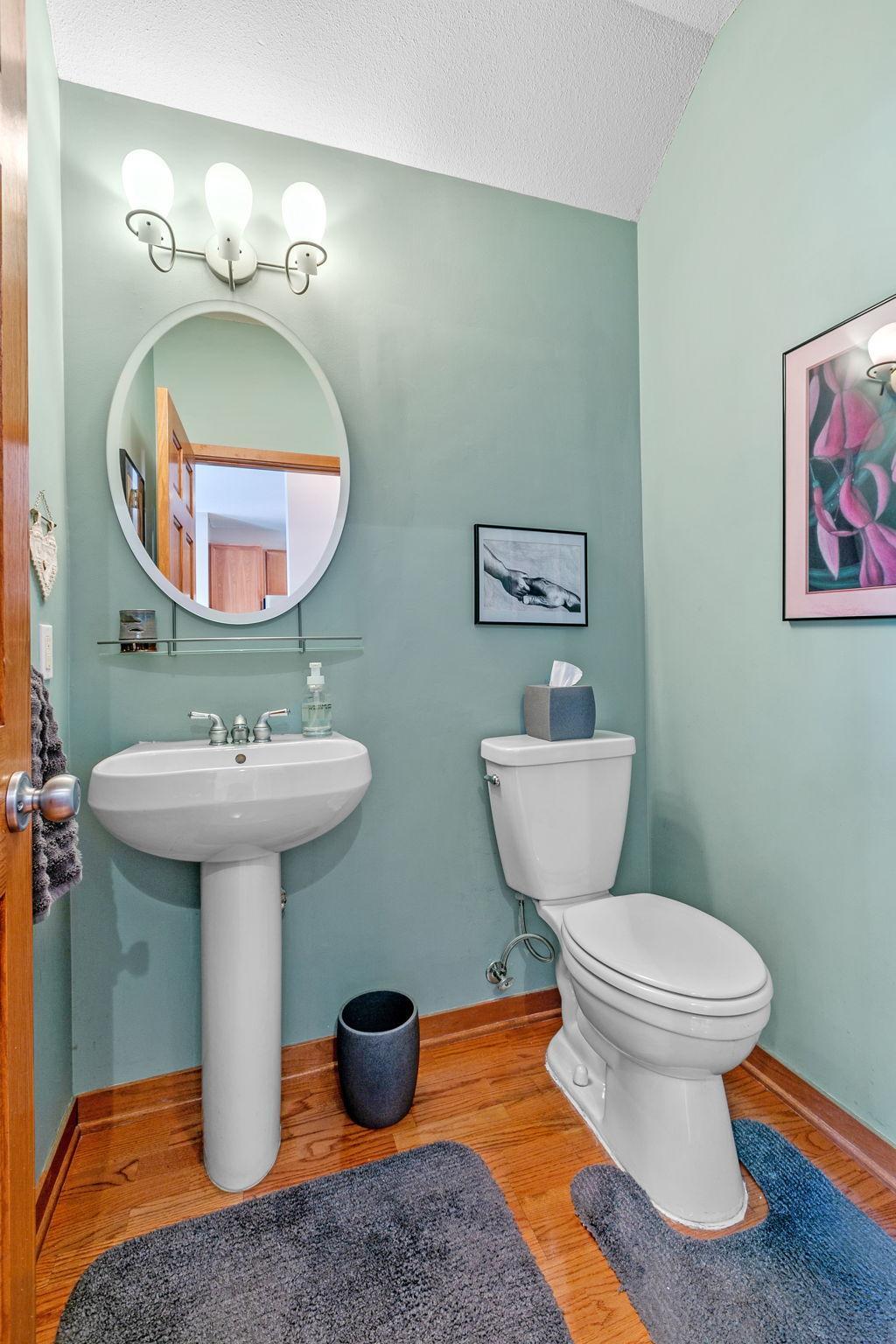 221 1st Avenue NE Unit: 32