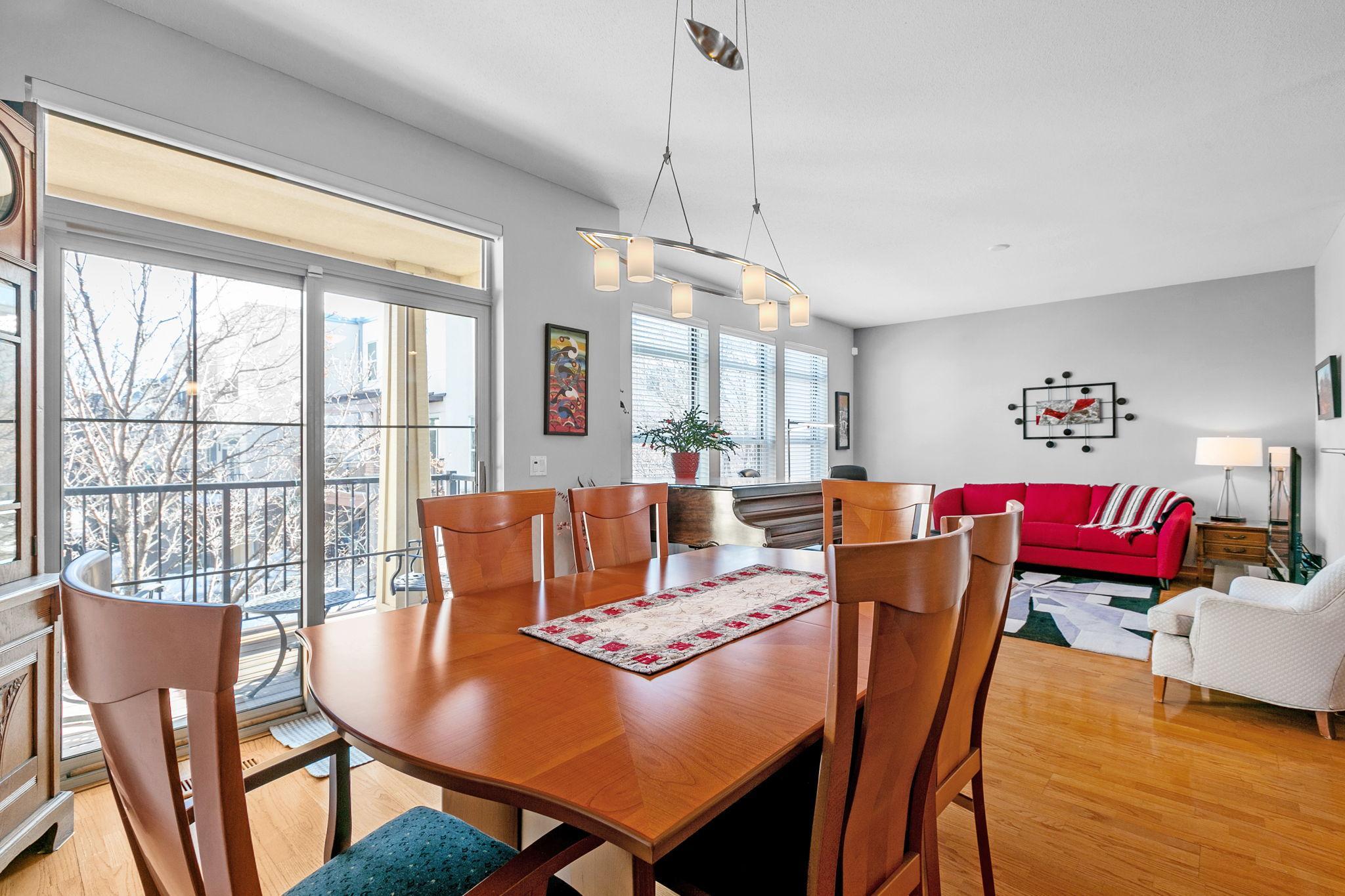 221 1st Avenue NE Unit: 32