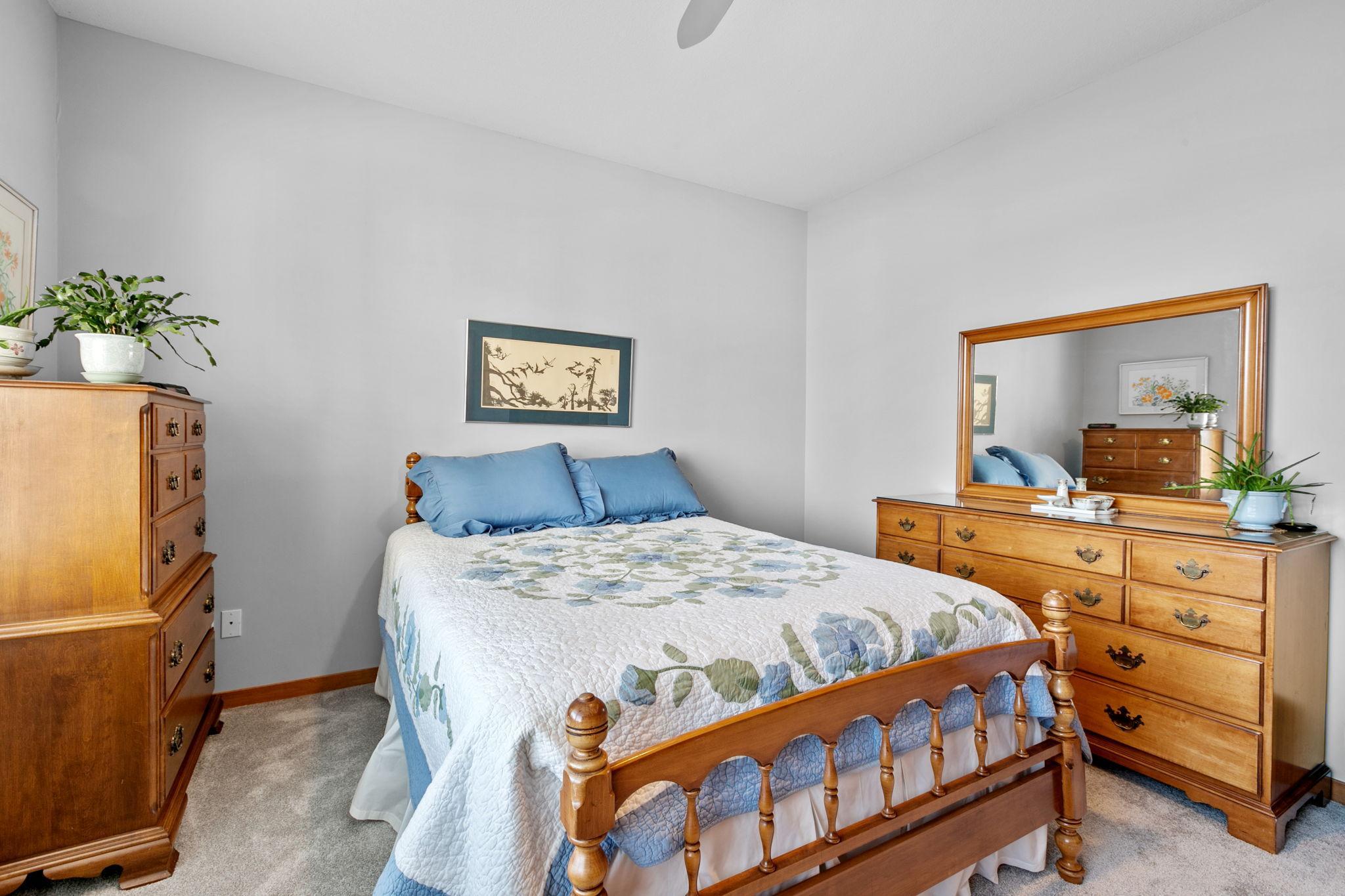 221 1st Avenue NE Unit: 32