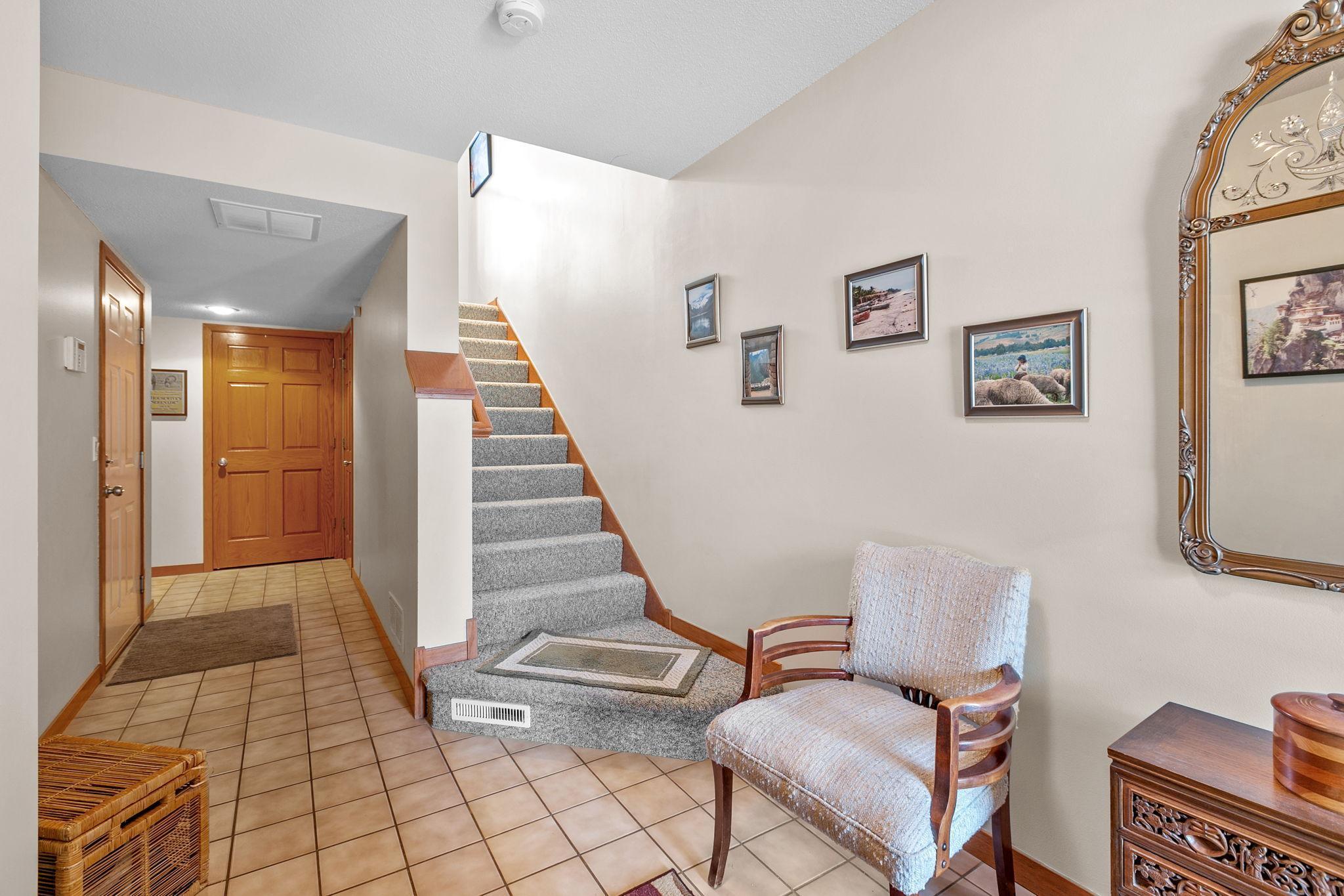 221 1st Avenue NE Unit: 32