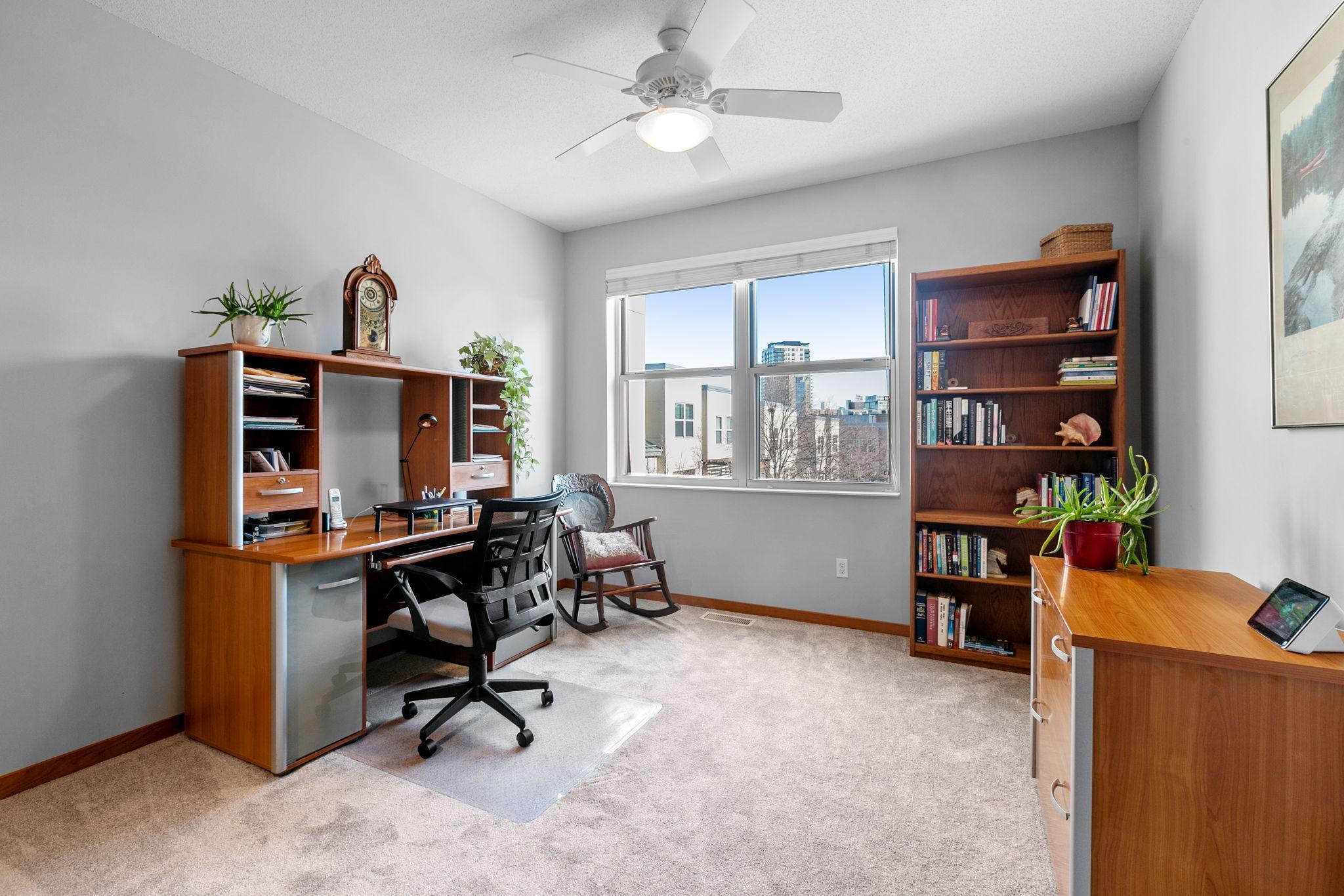 221 1st Avenue NE Unit: 32
