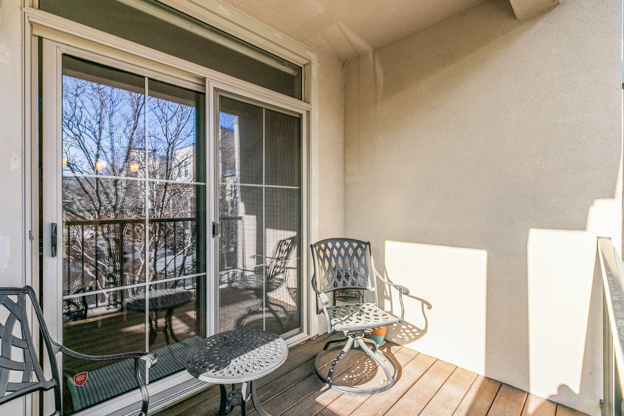221 1st Avenue NE Unit: 32