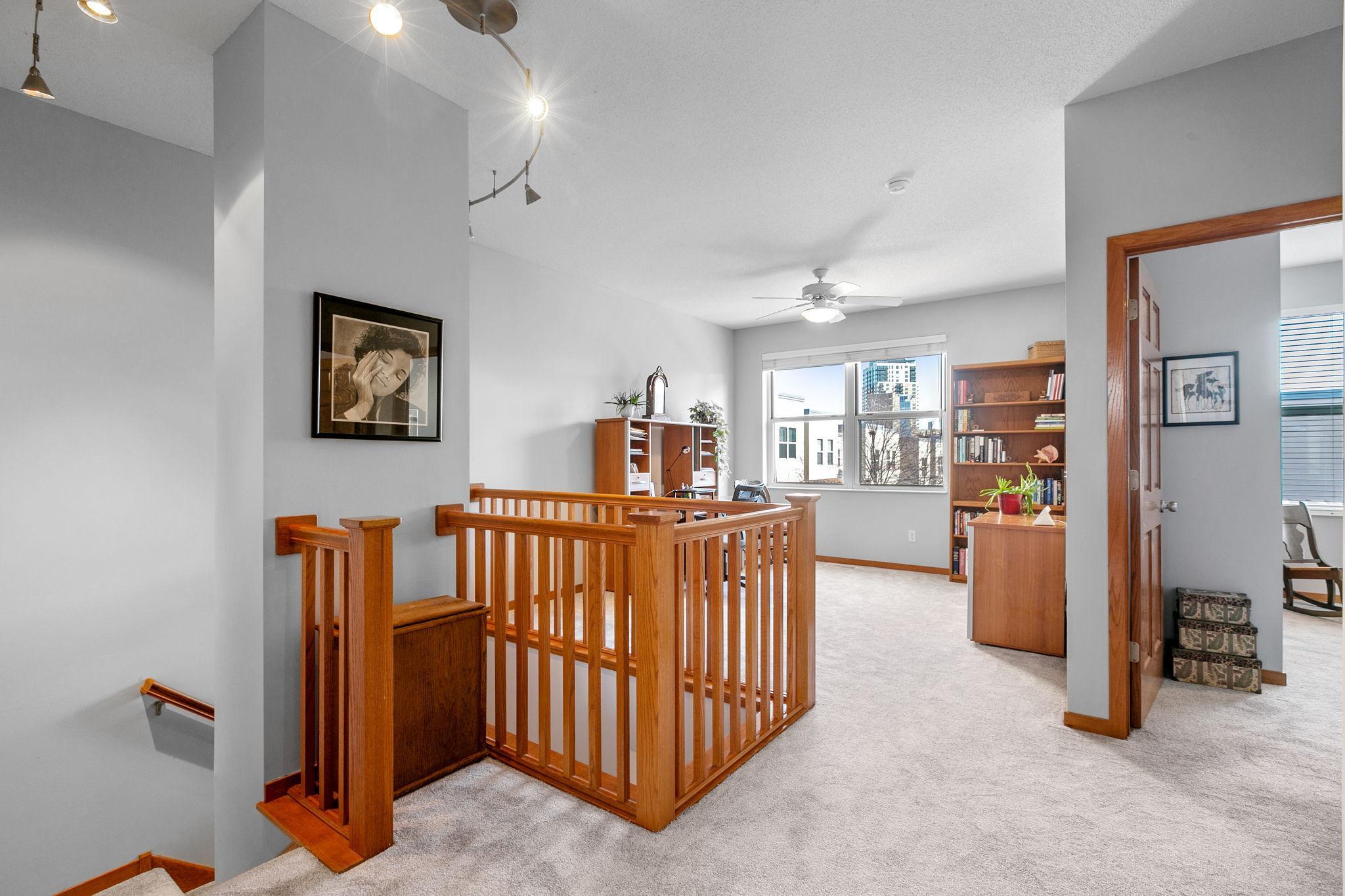 221 1st Avenue NE Unit: 32