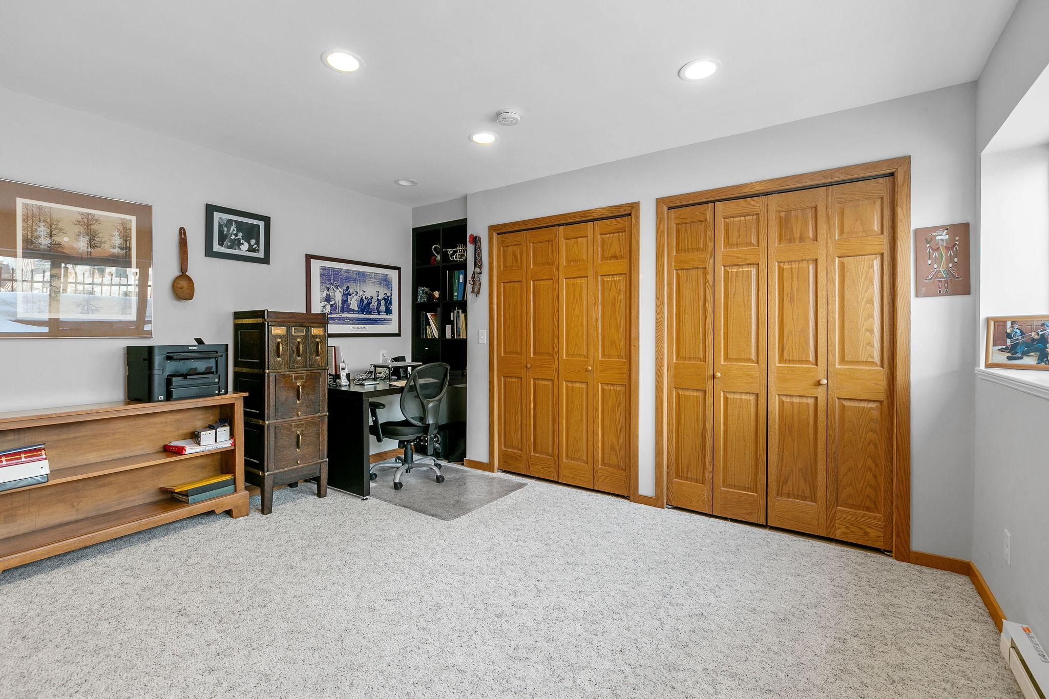 221 1st Avenue NE Unit: 32