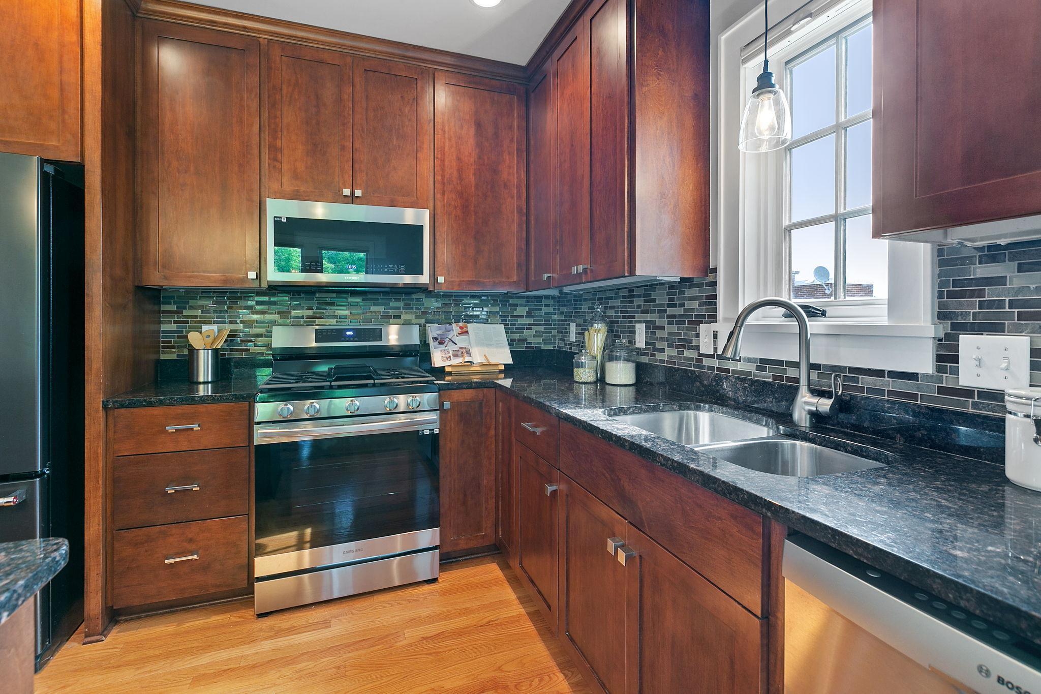 3810 W 31st Street Unit: 302