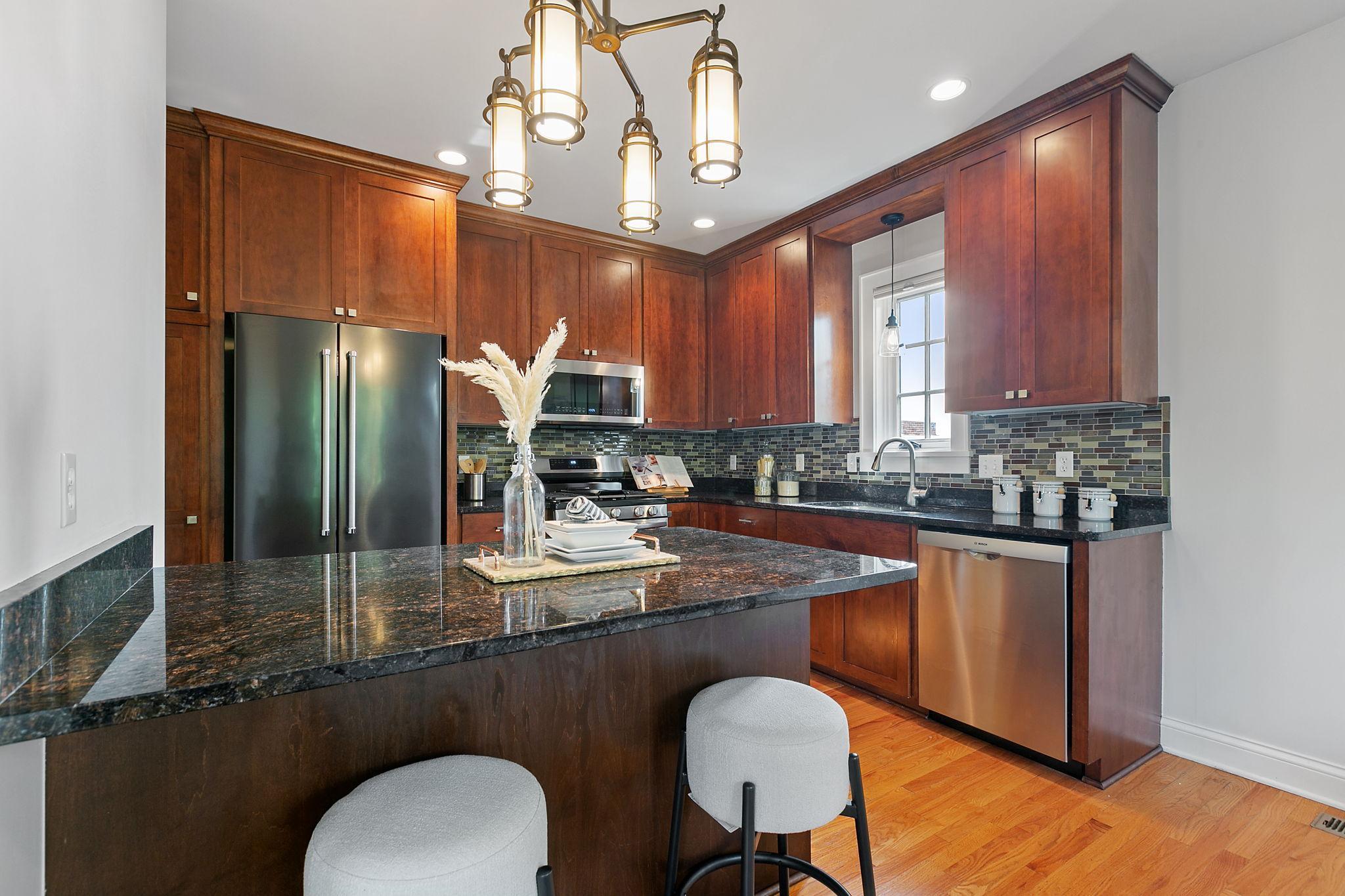 3810 W 31st Street Unit: 302