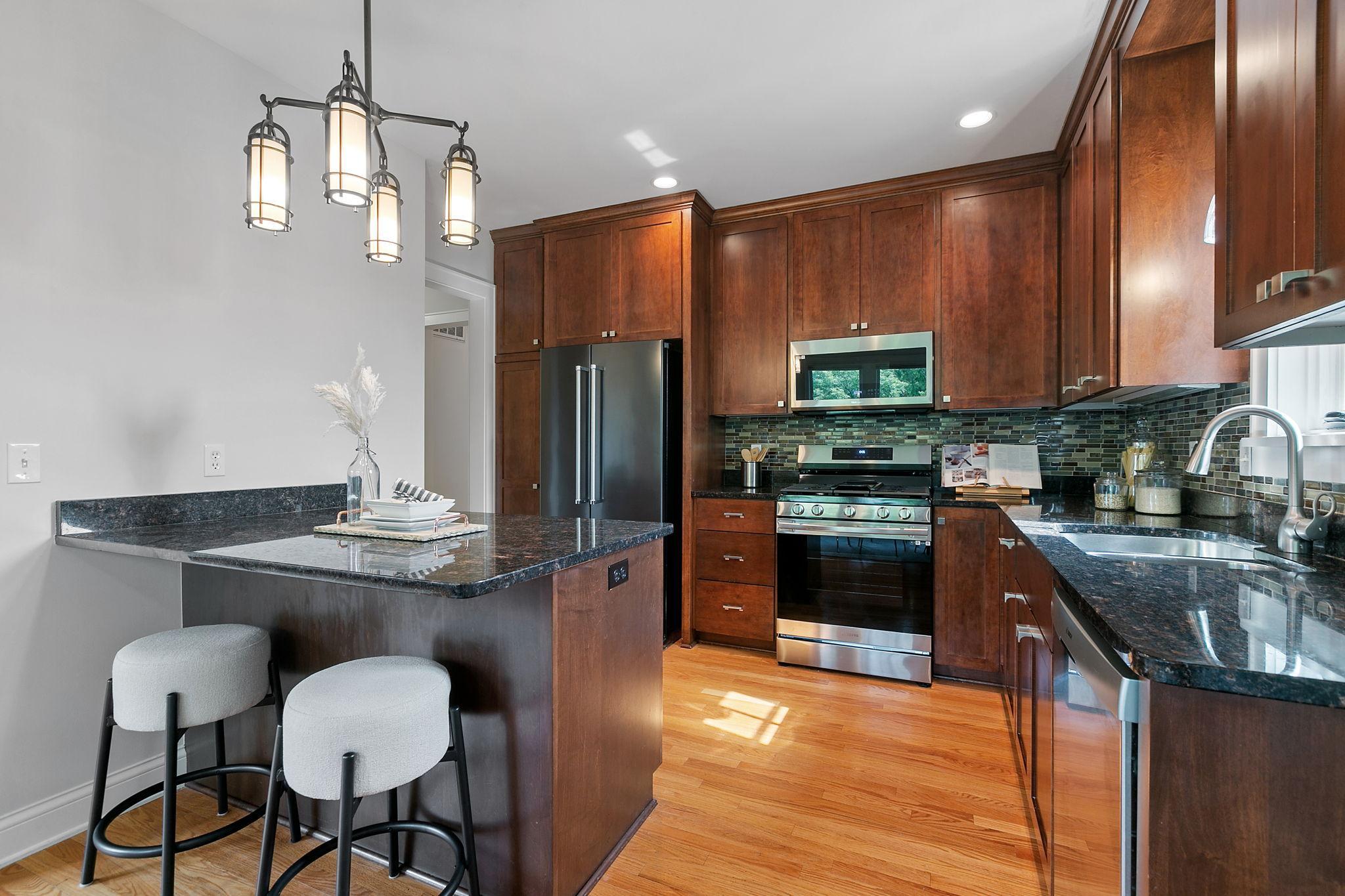3810 W 31st Street Unit: 302