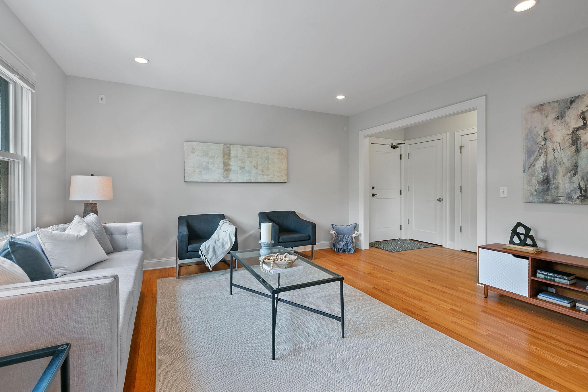 3810 W 31st Street Unit: 302