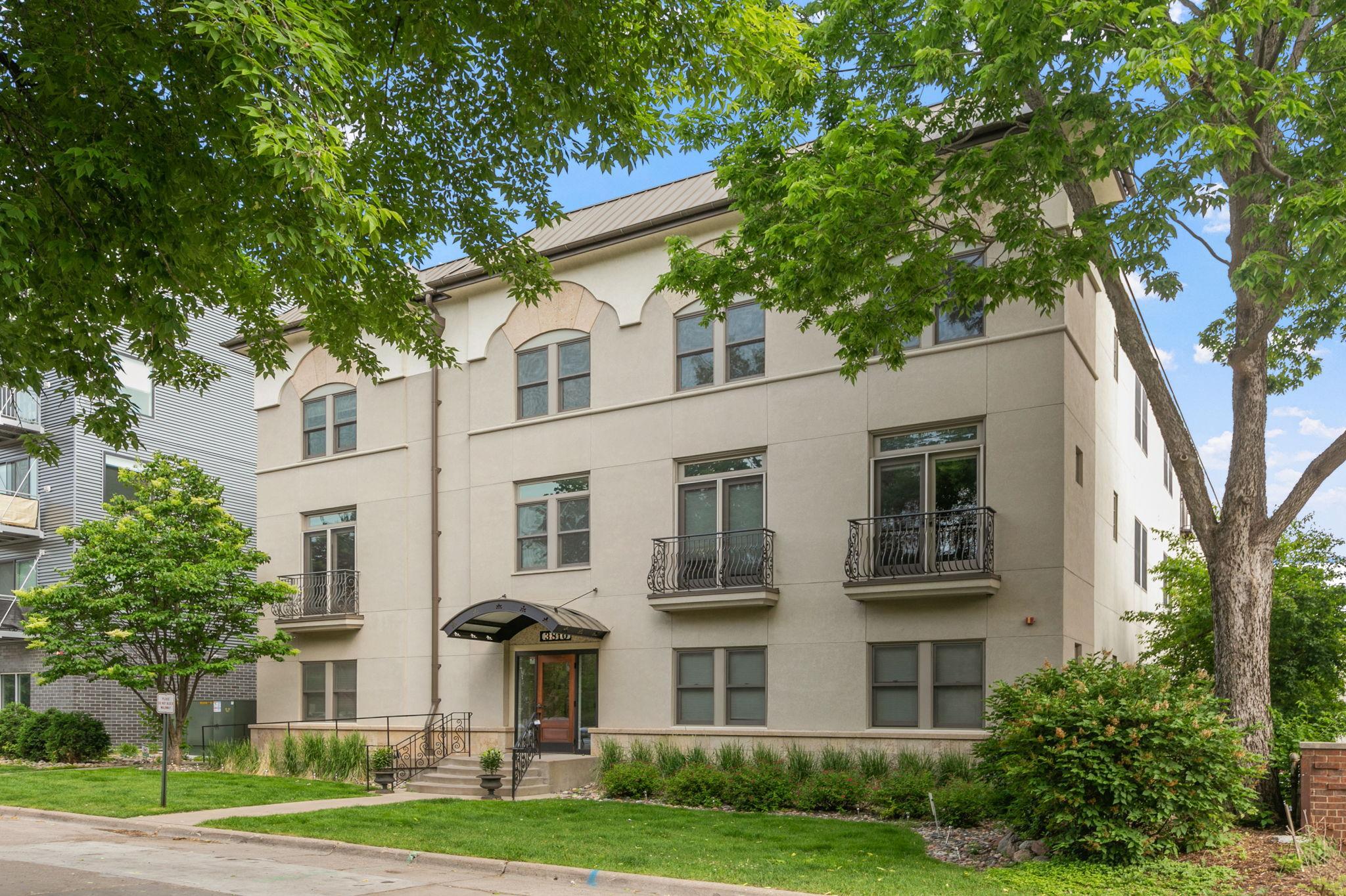 3810 W 31st Street Unit: 302