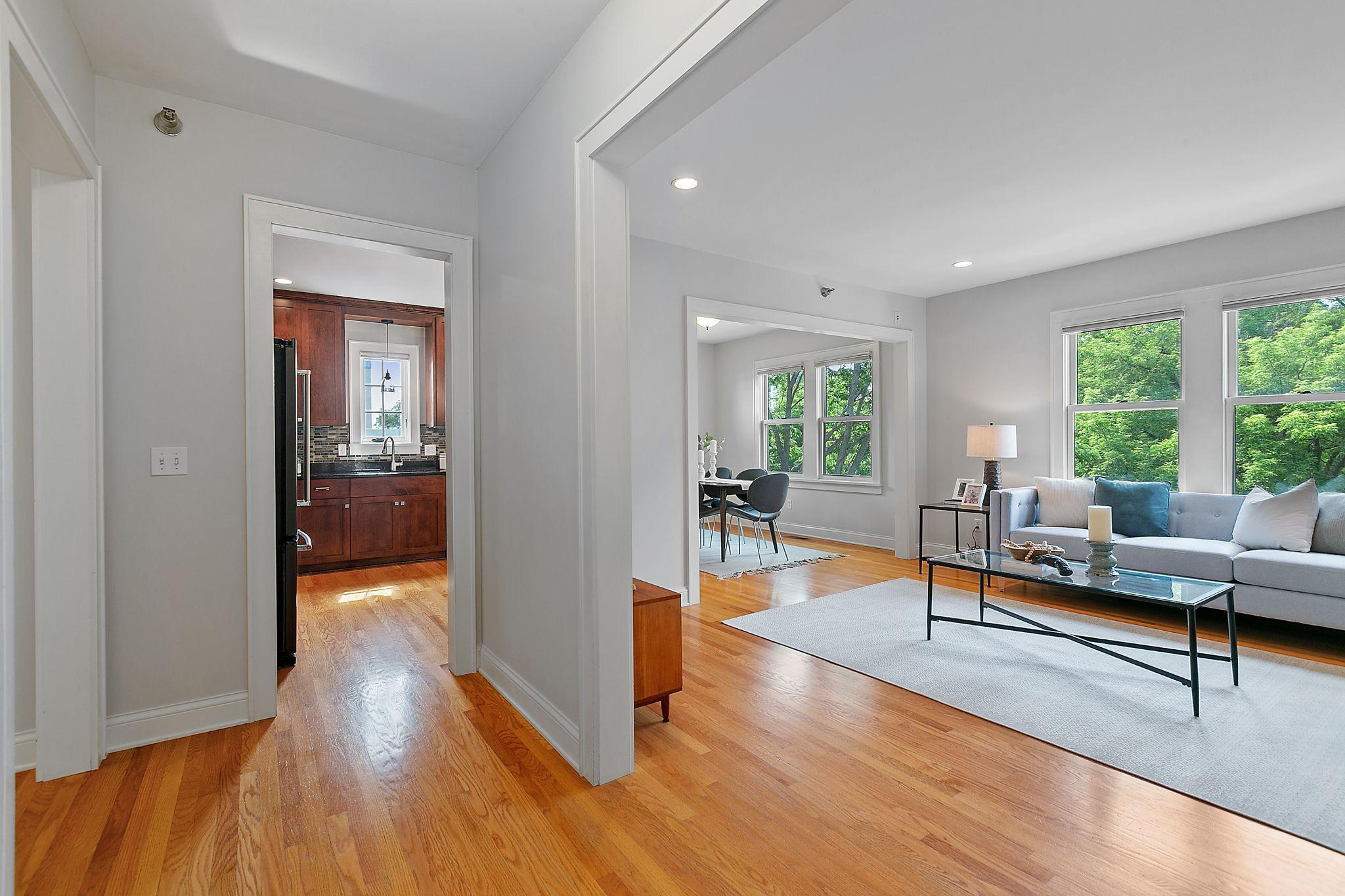 3810 W 31st Street Unit: 302