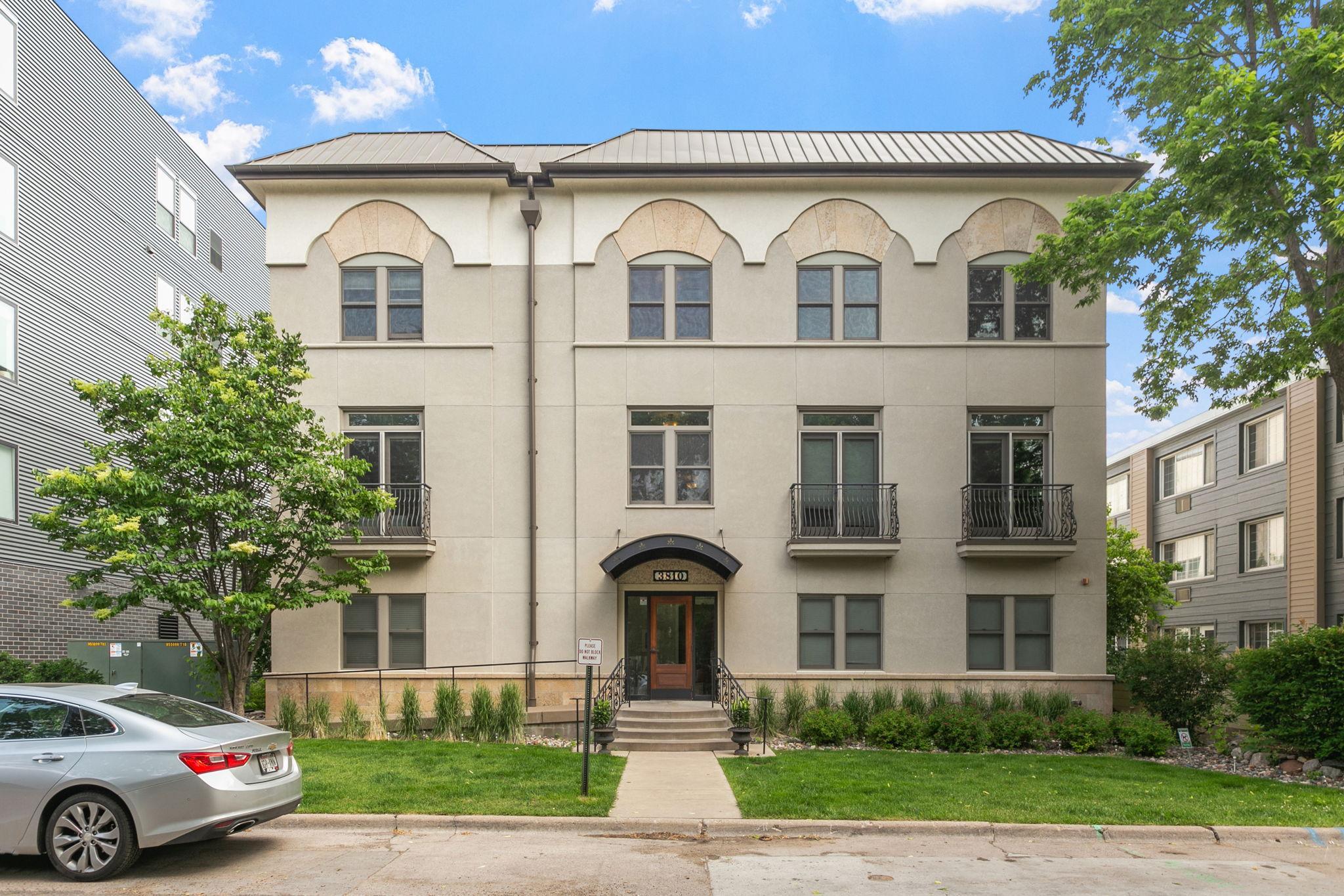 3810 W 31st Street Unit: 302