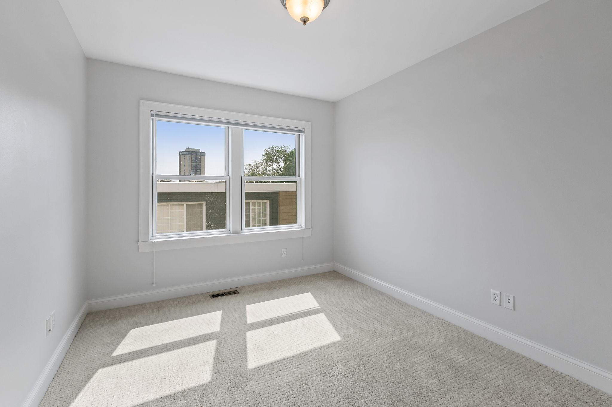3810 W 31st Street Unit: 302