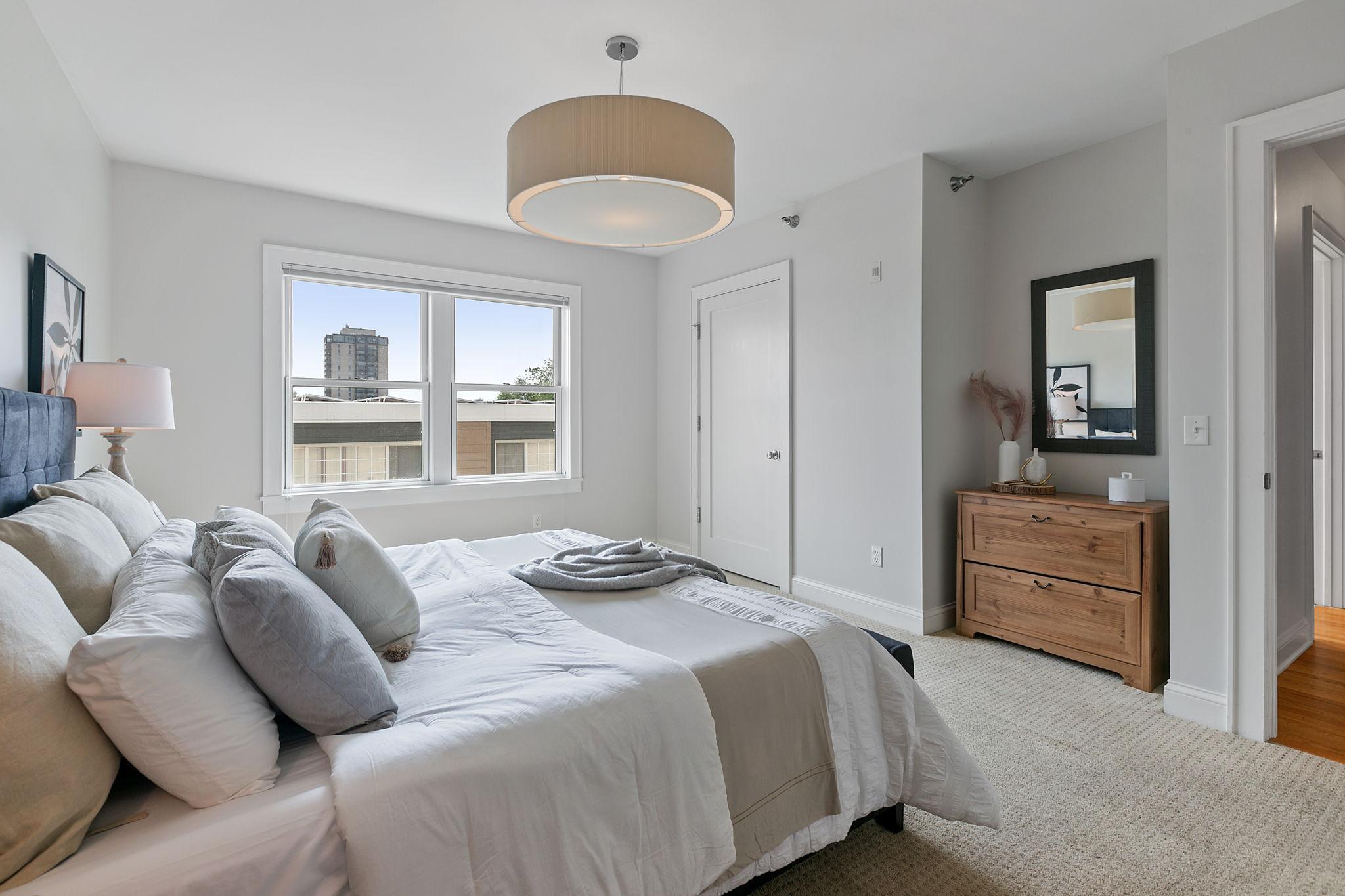 3810 W 31st Street Unit: 302