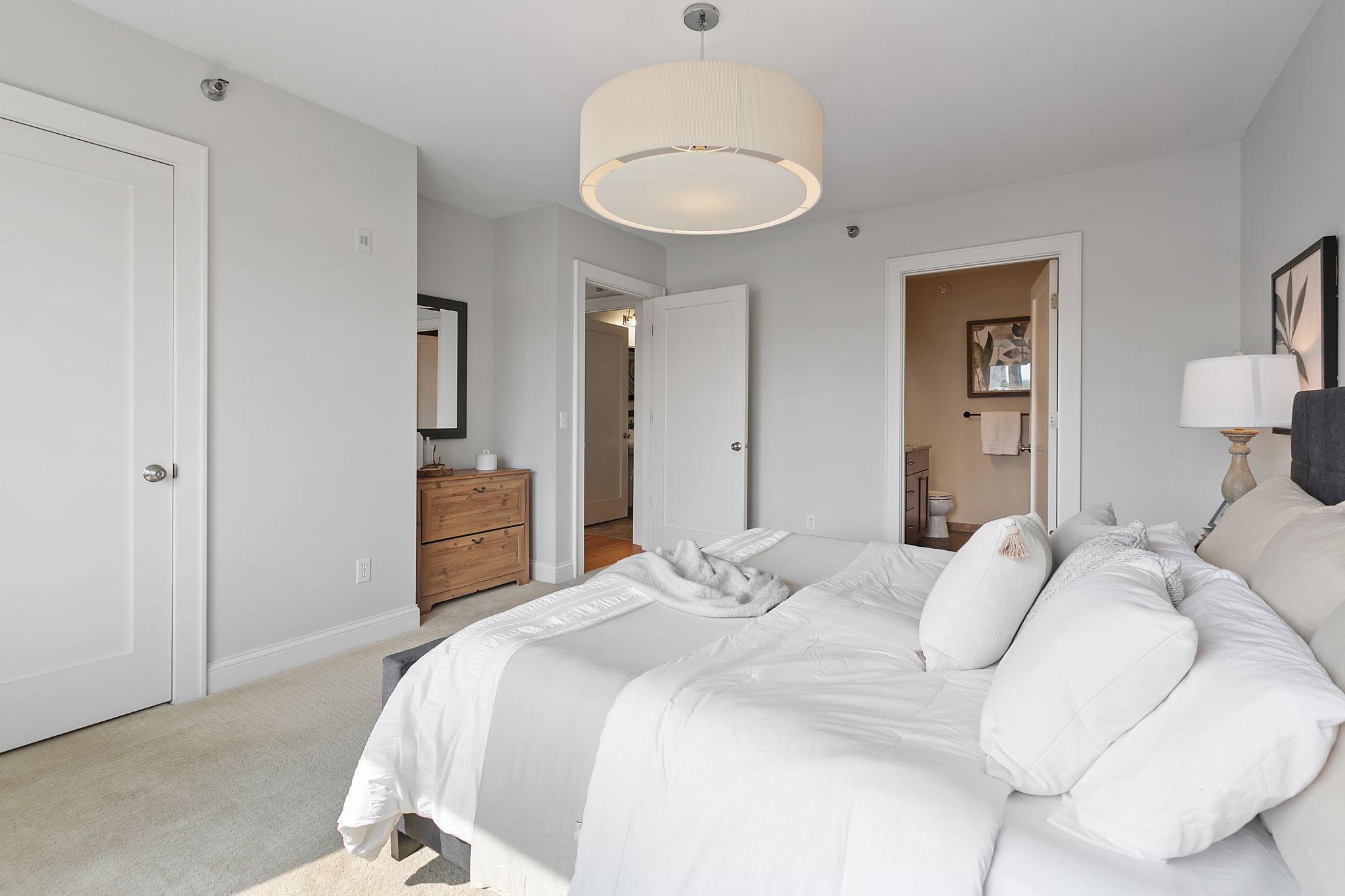 3810 W 31st Street Unit: 302