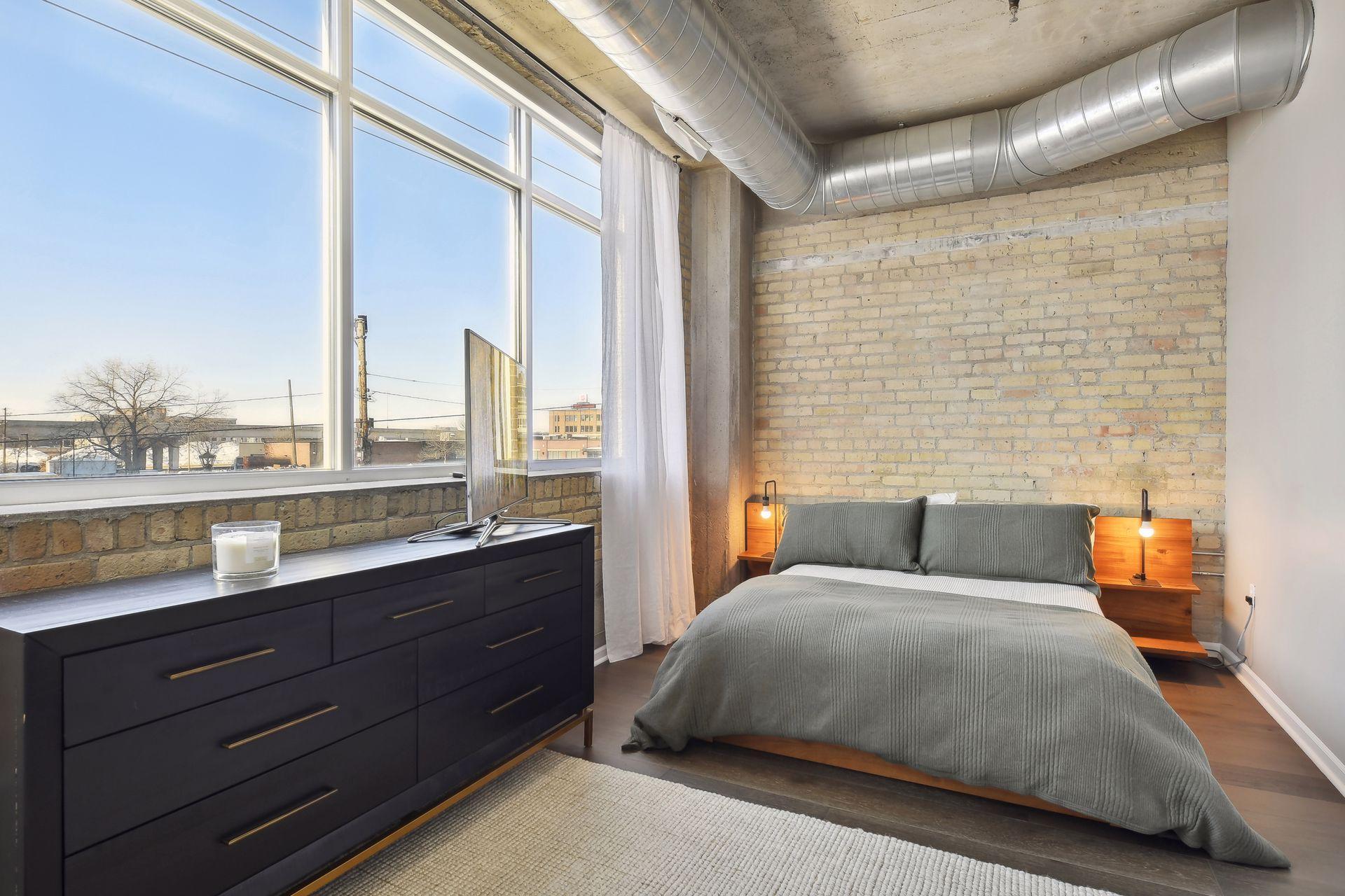 748 3rd Street N Unit: 200
