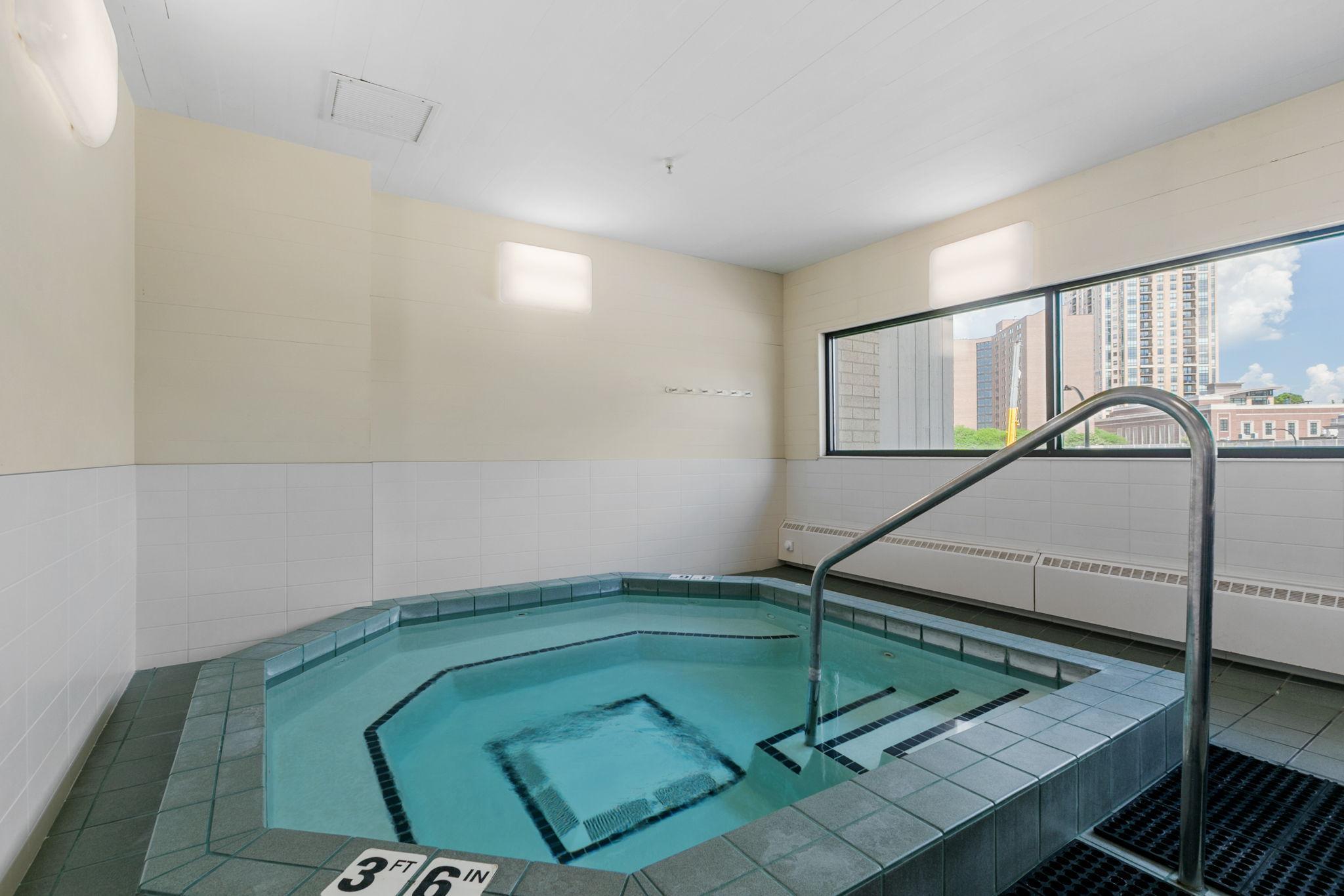 121 Washington Avenue S Unit: 516