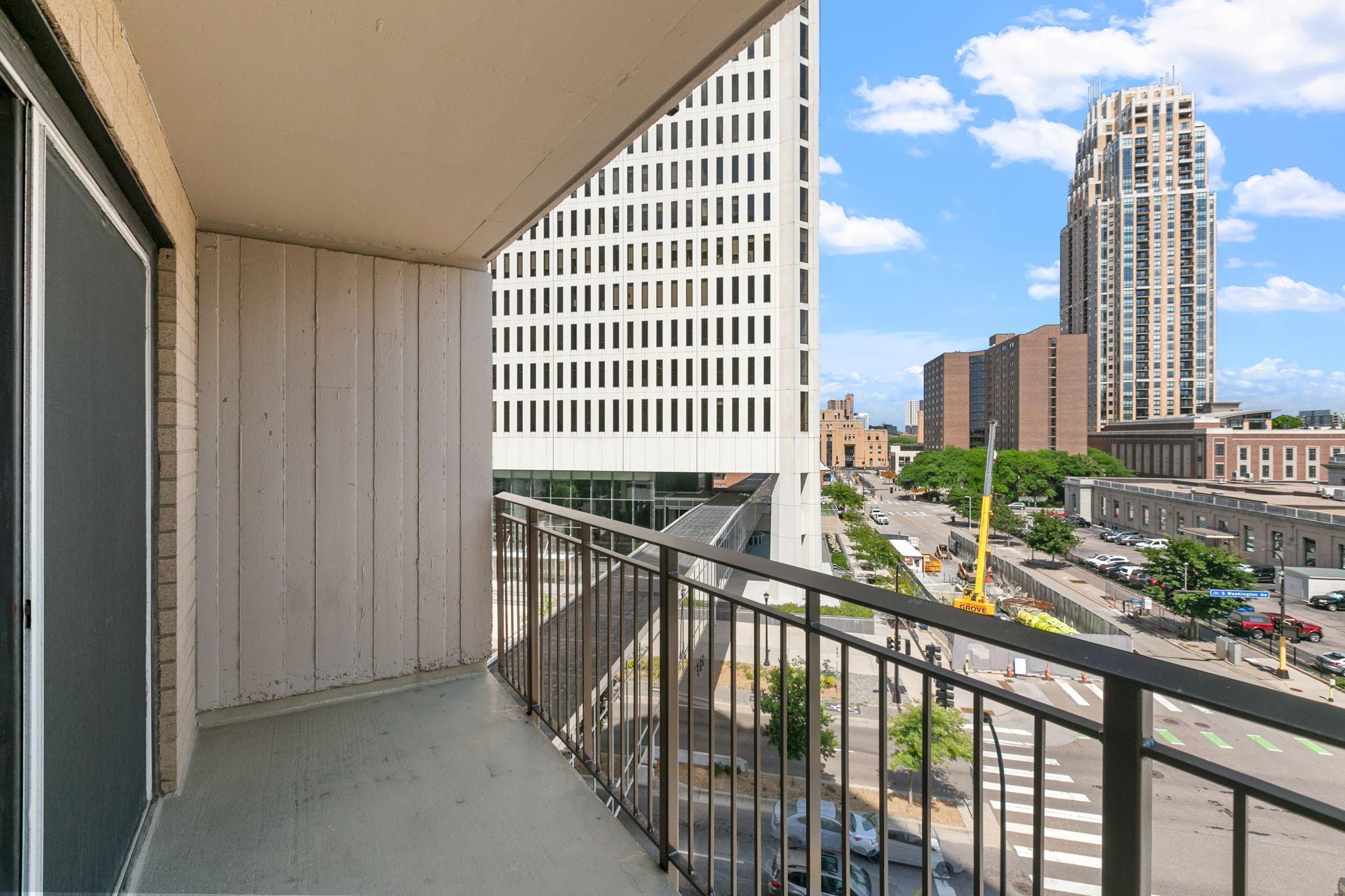 121 Washington Avenue S Unit: 516