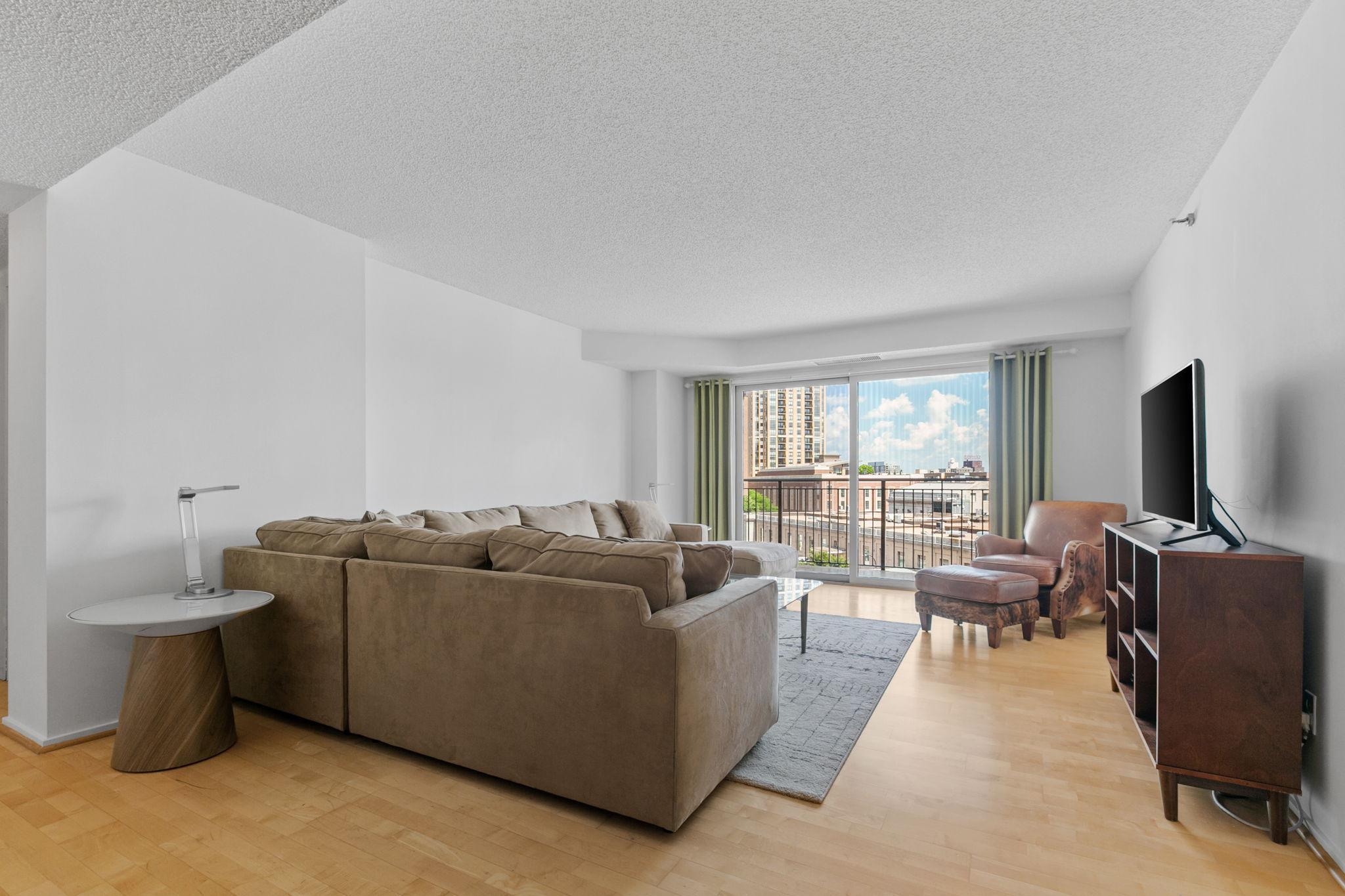 121 Washington Avenue S Unit: 516