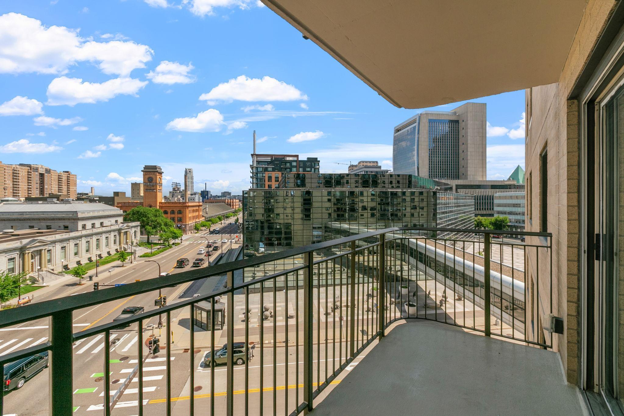 121 Washington Avenue S Unit: 516