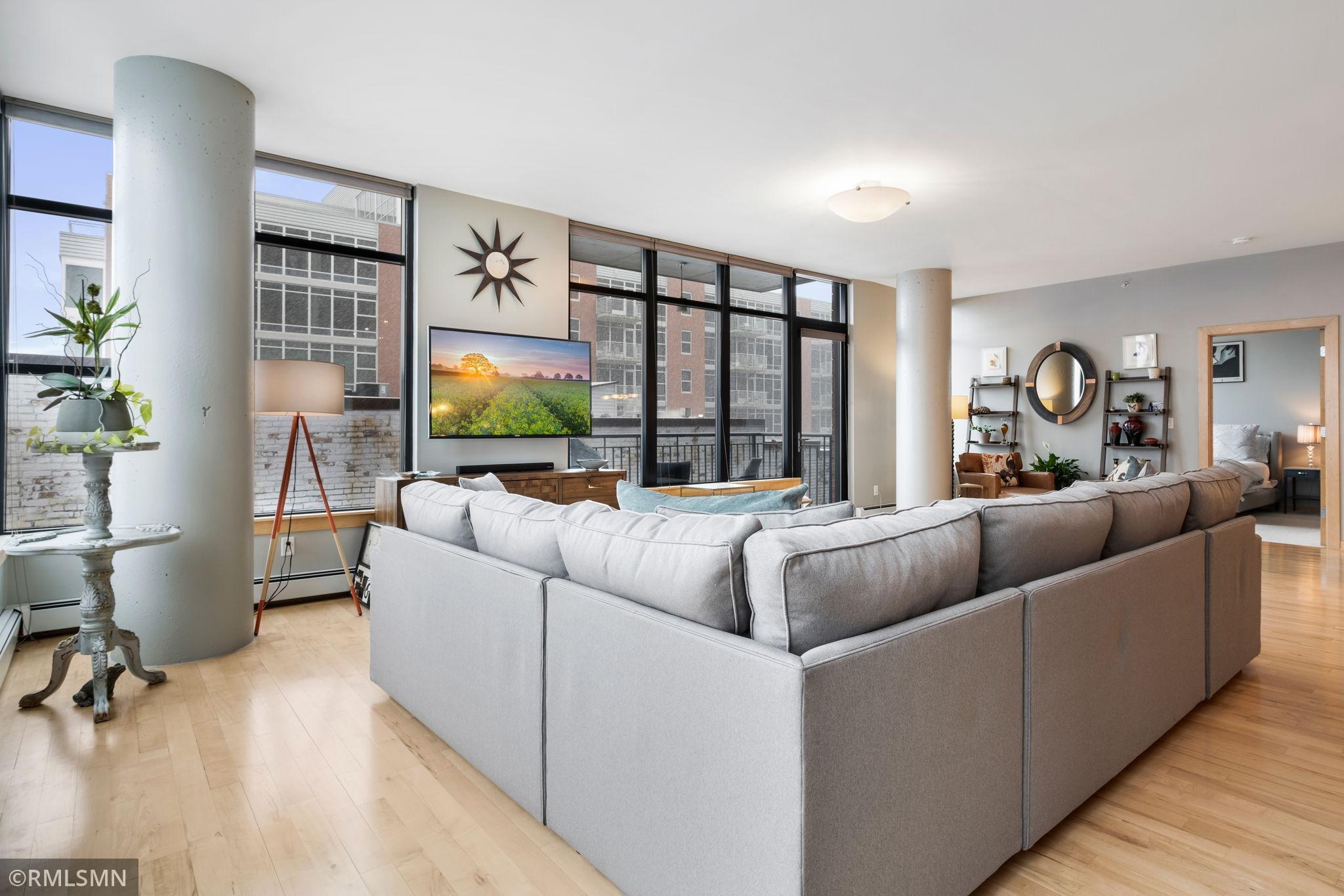 215 10th Avenue S Unit: 401