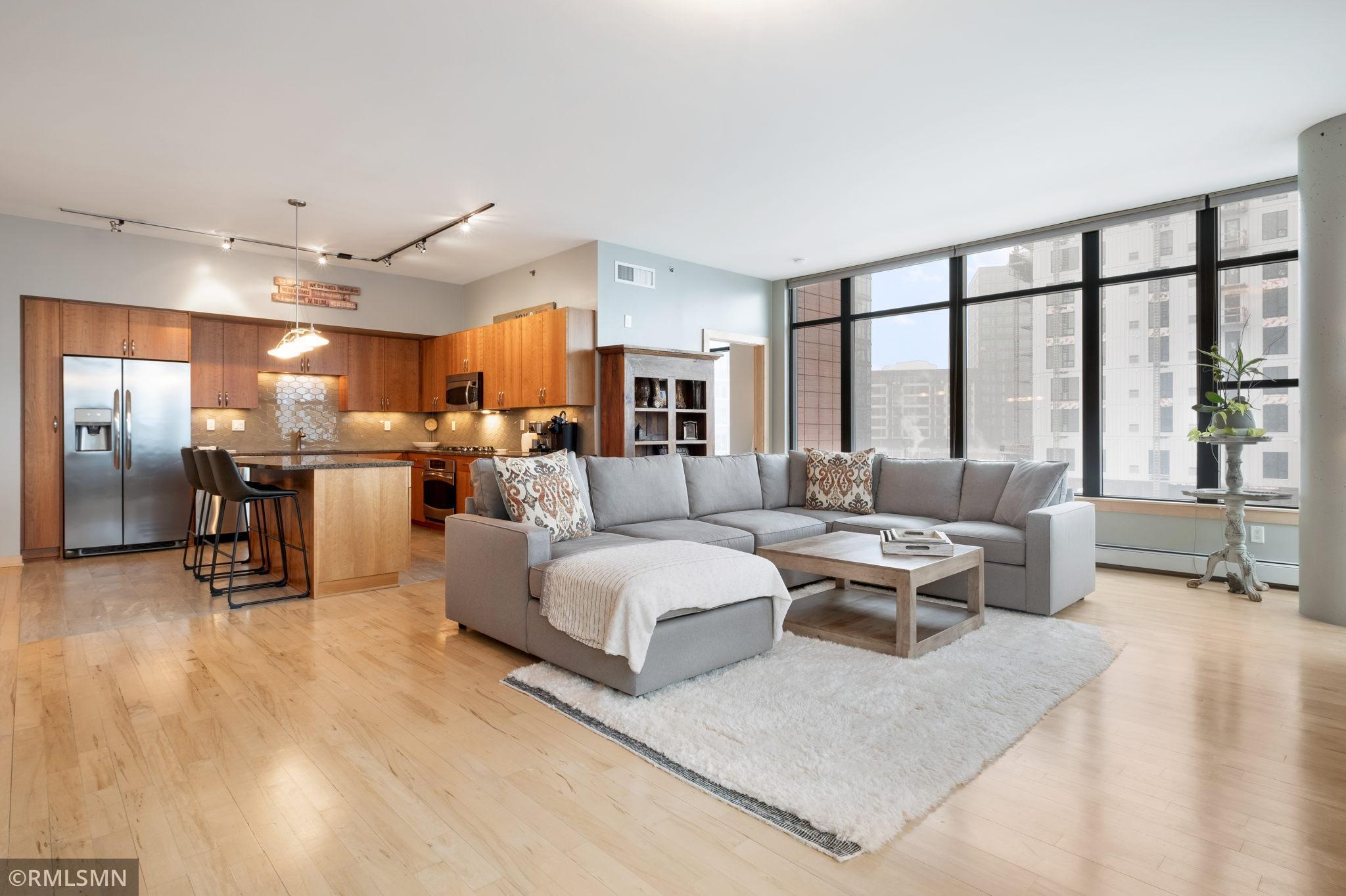 215 10th Avenue S Unit: 401