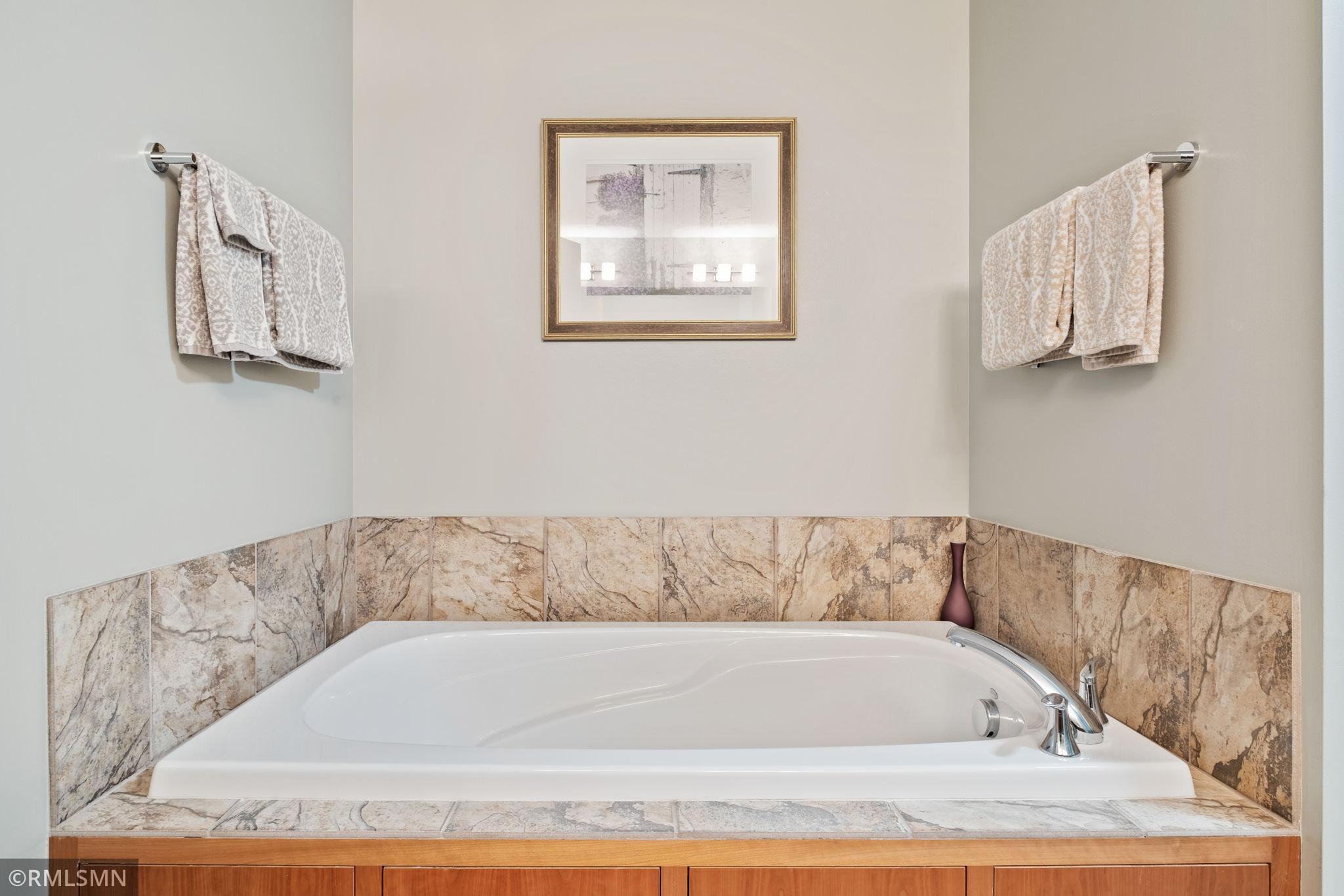 215 10th Avenue S Unit: 401