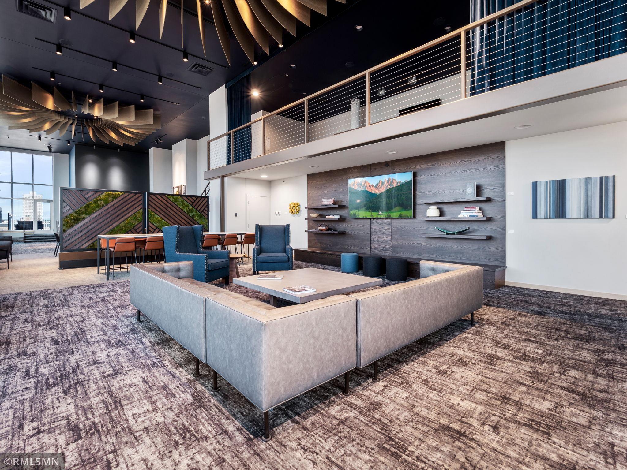 215 10th Avenue S Unit: 401