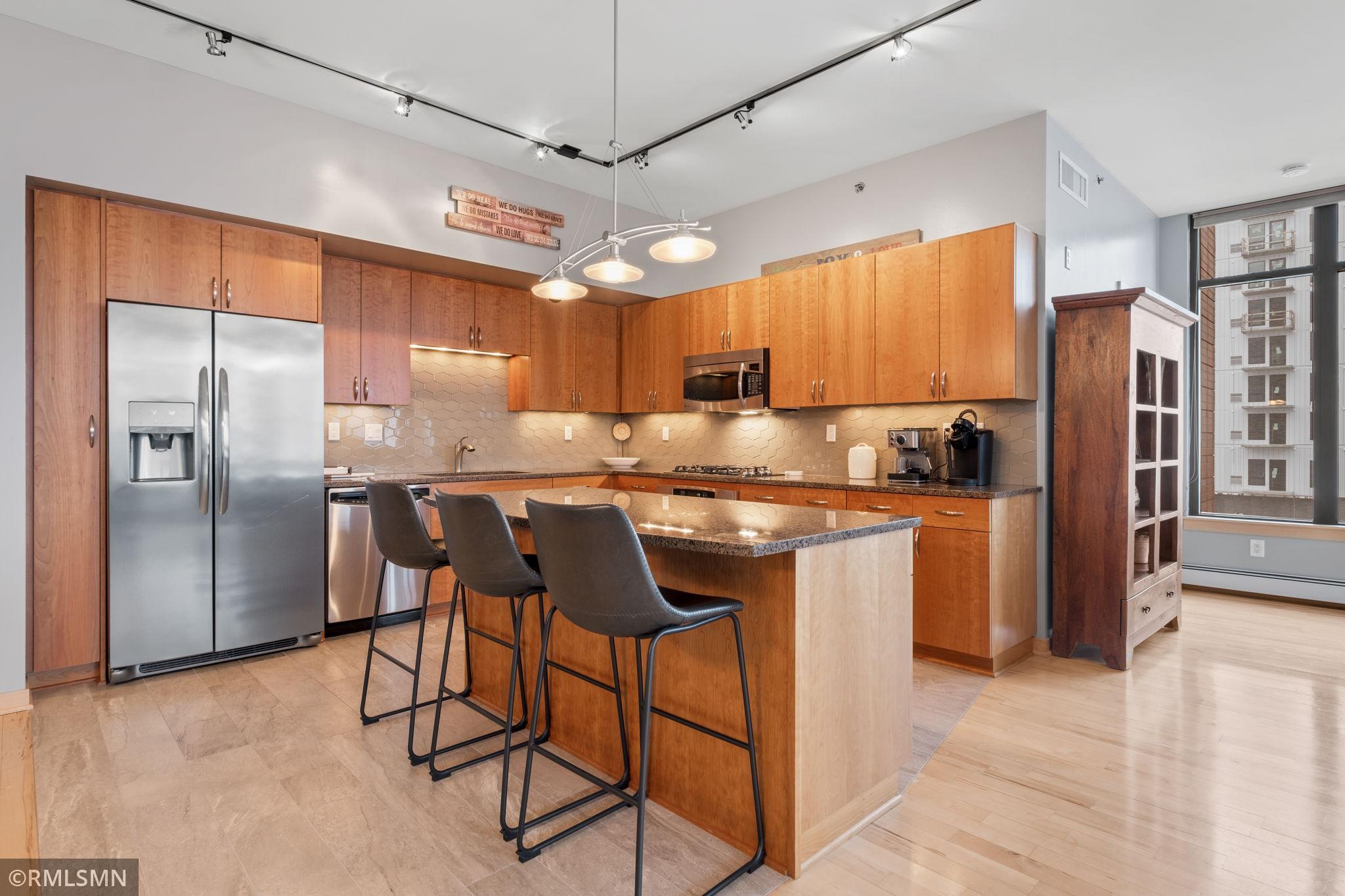215 10th Avenue S Unit: 401