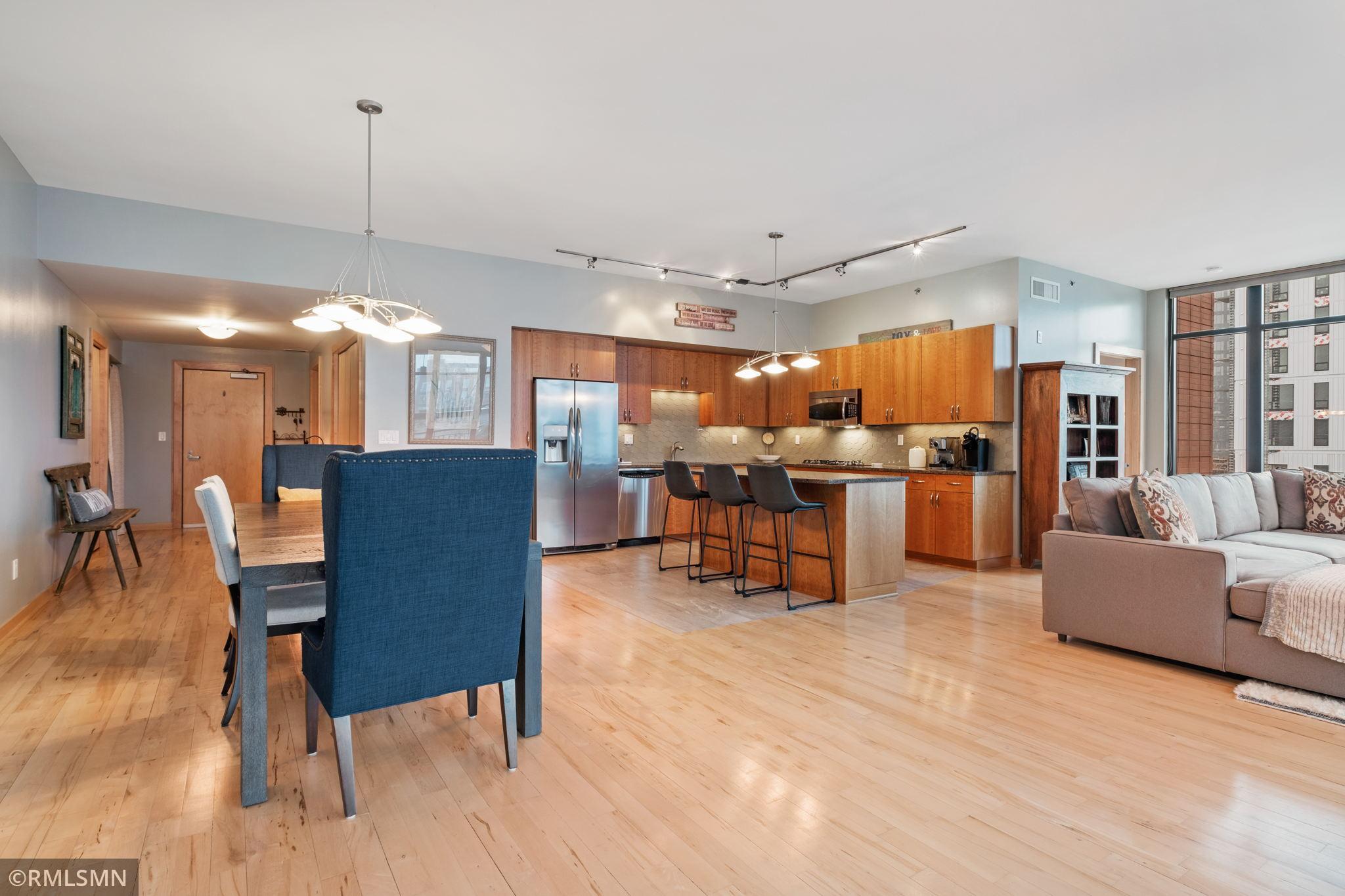 215 10th Avenue S Unit: 401