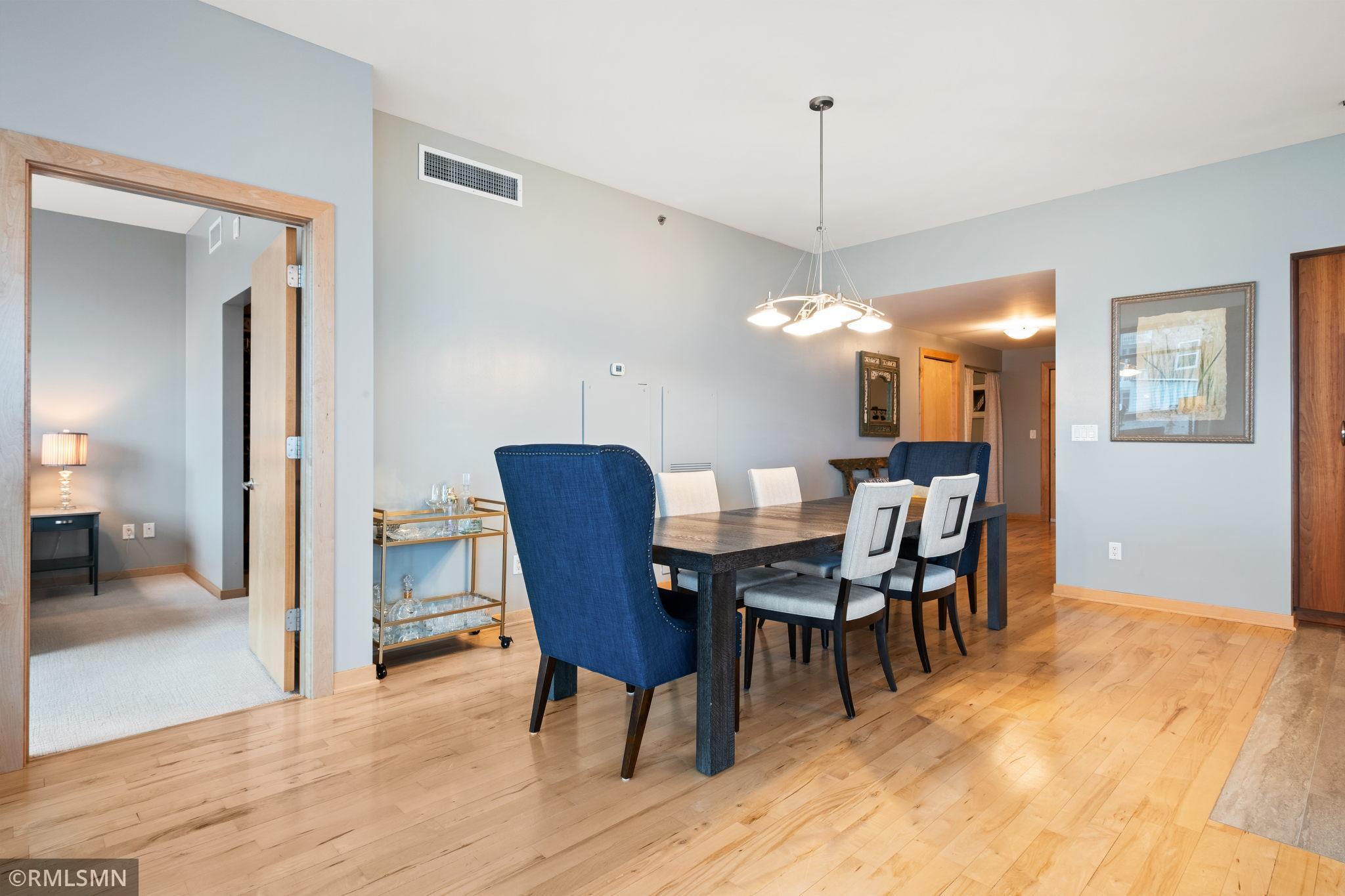 215 10th Avenue S Unit: 401