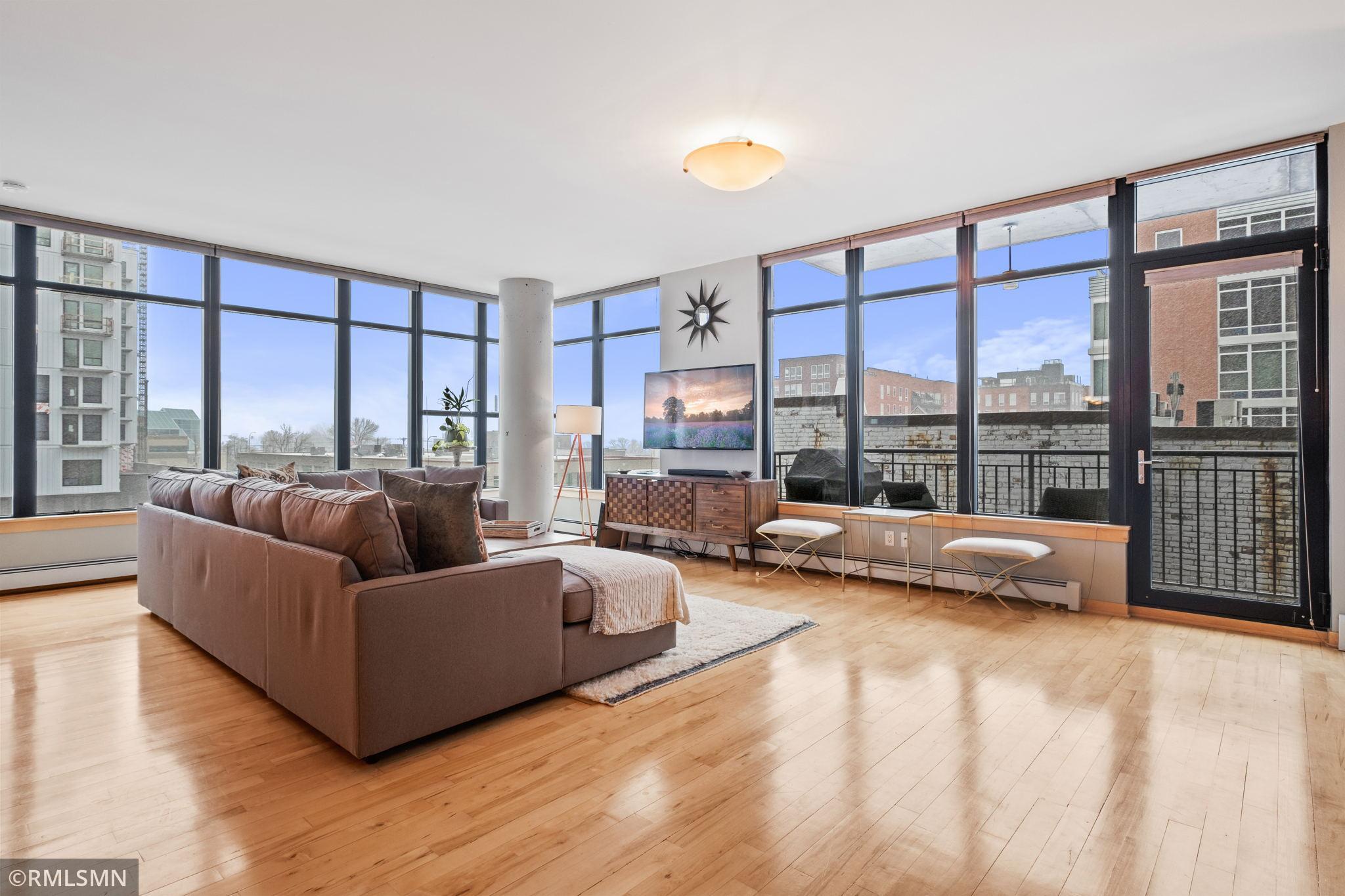 215 10th Avenue S Unit: 401