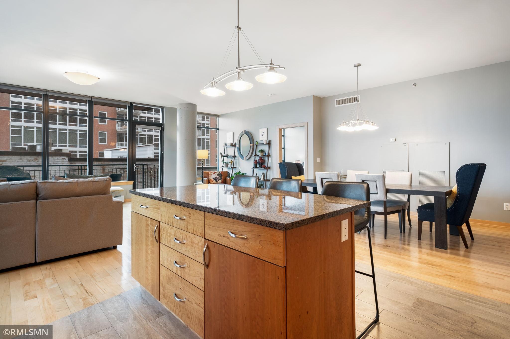 215 10th Avenue S Unit: 401