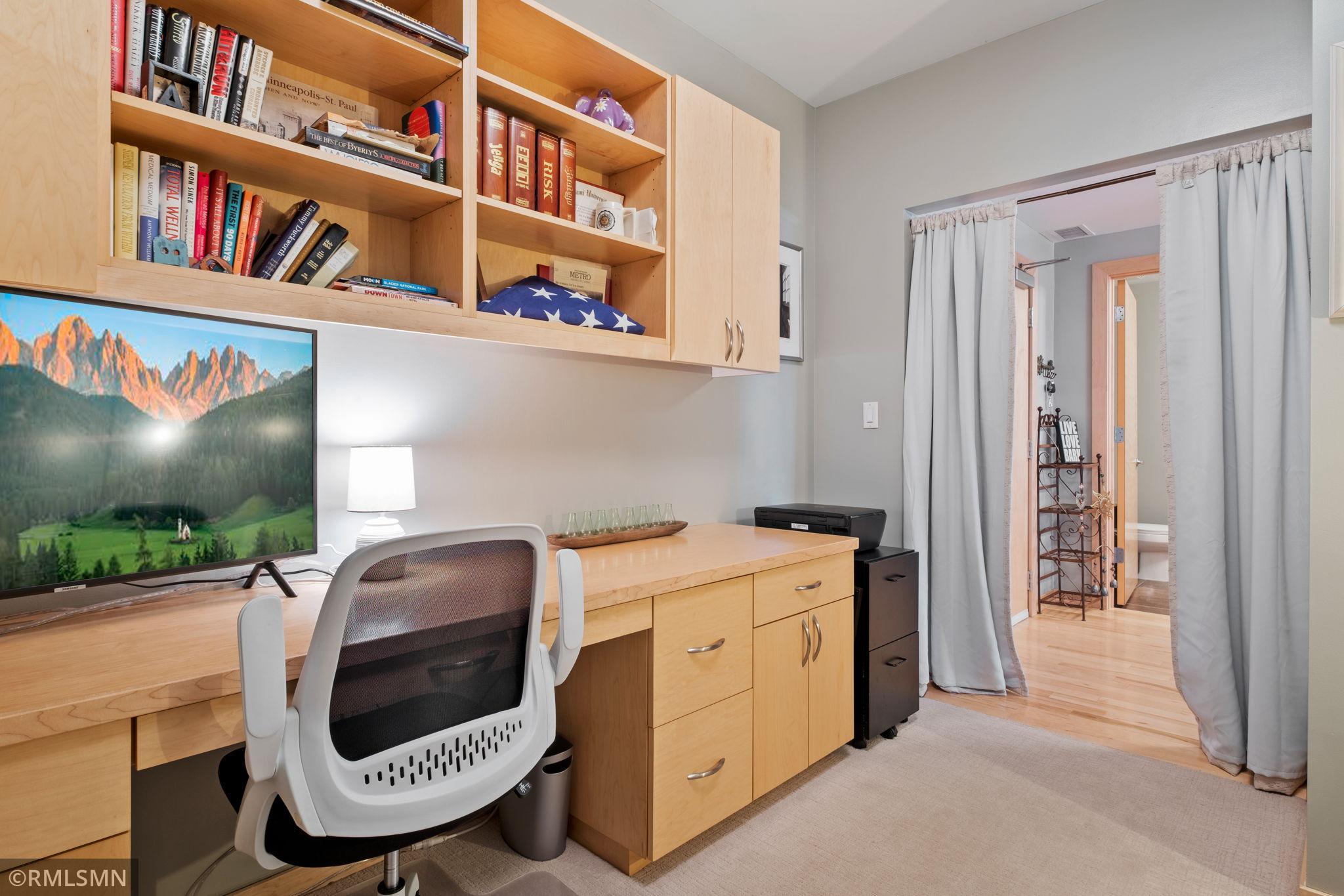 215 10th Avenue S Unit: 401