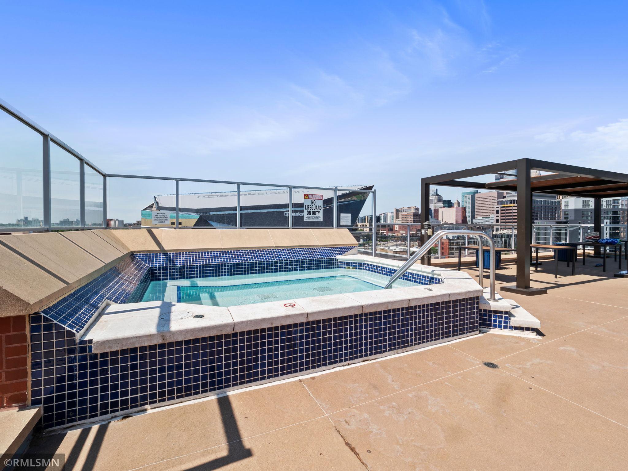 215 10th Avenue S Unit: 401