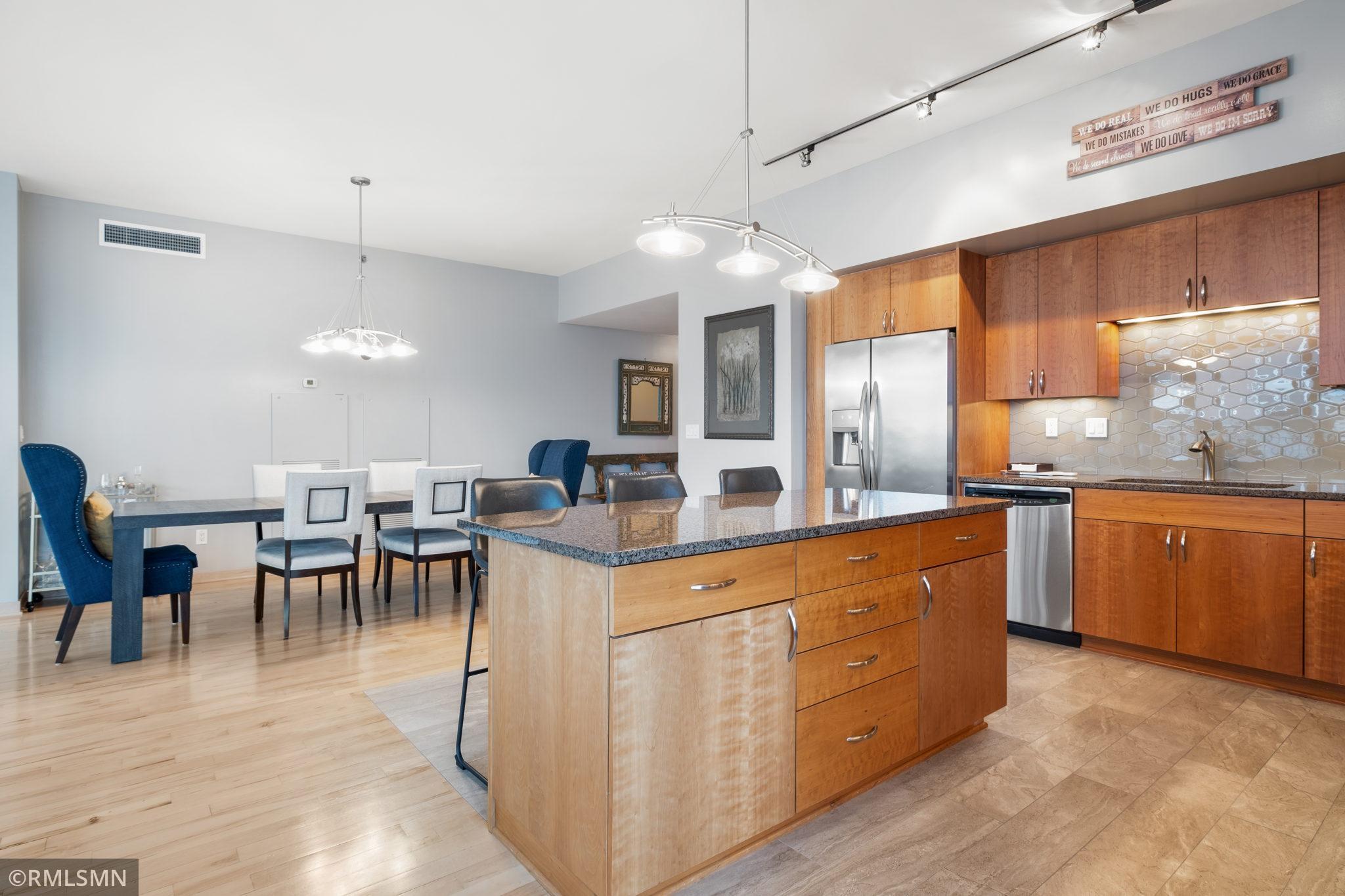 215 10th Avenue S Unit: 401