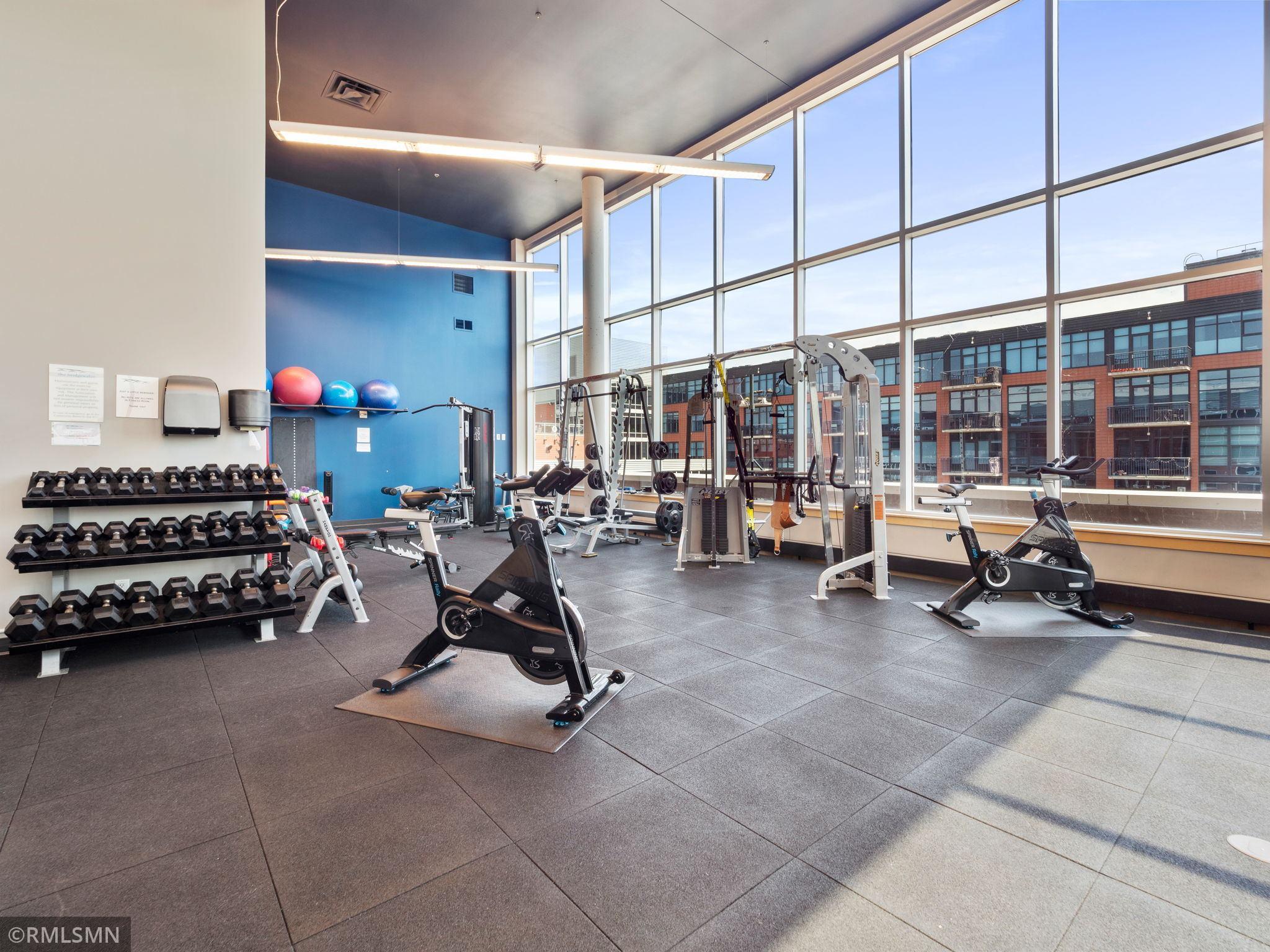 215 10th Avenue S Unit: 401