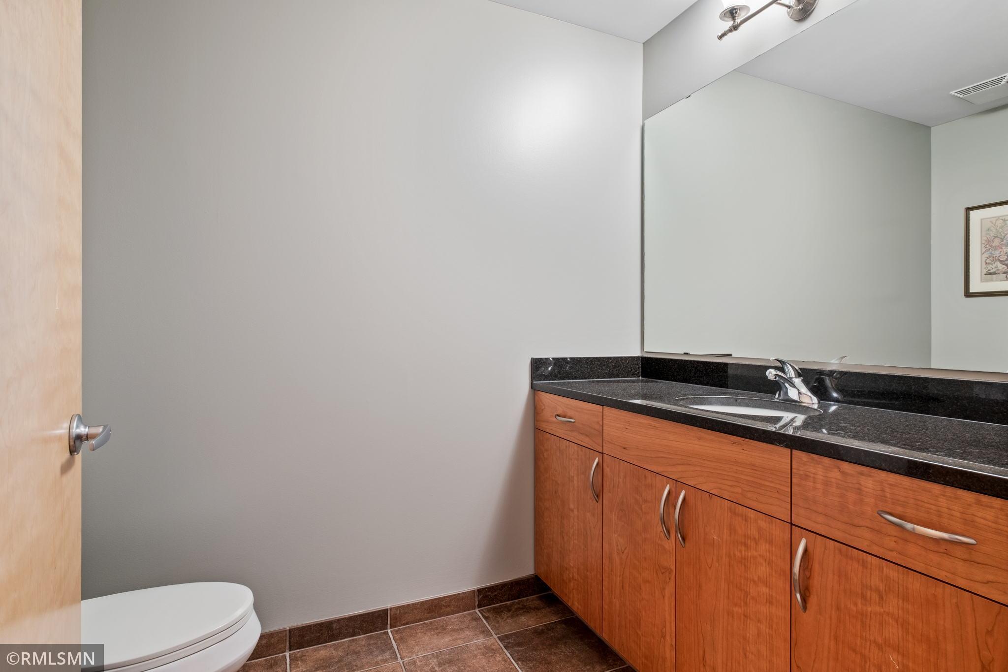 215 10th Avenue S Unit: 401