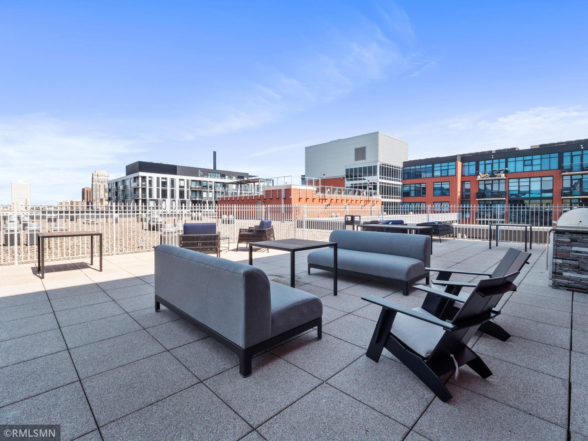 215 10th Avenue S Unit: 401