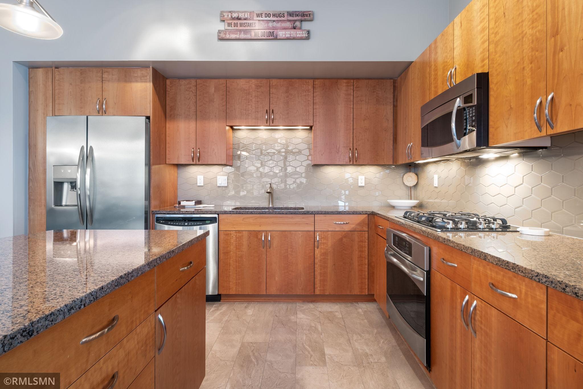 215 10th Avenue S Unit: 401