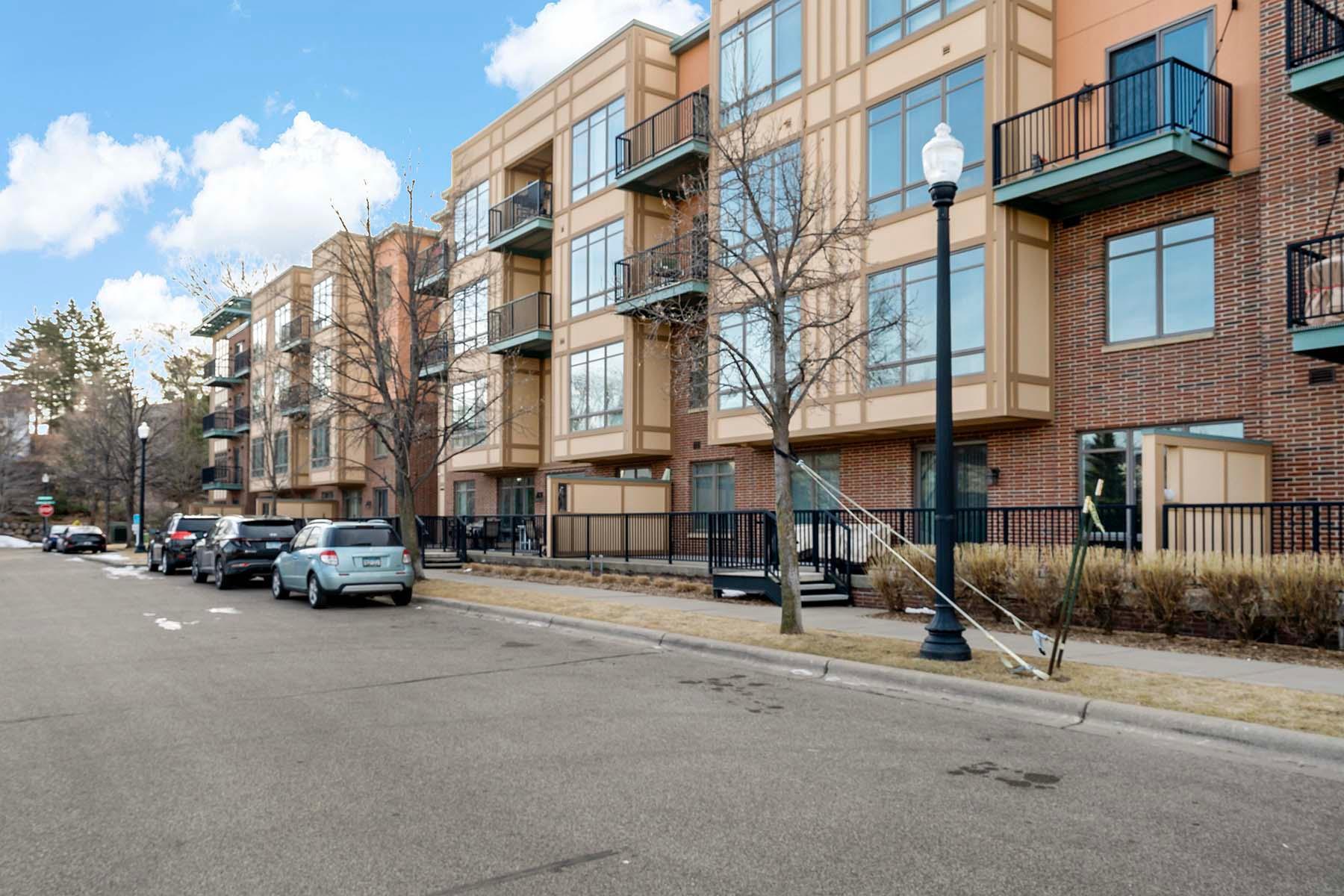 1070 Grandview Court NE Unit: 313