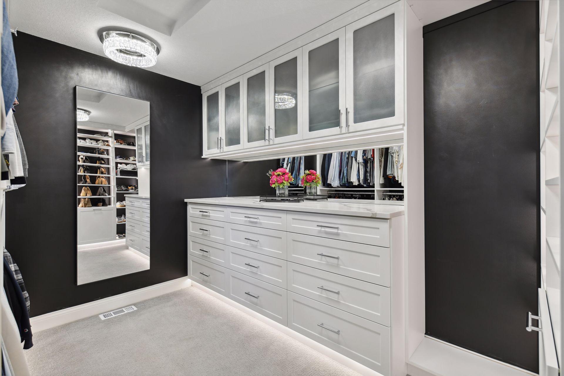 6859 Lily Lane